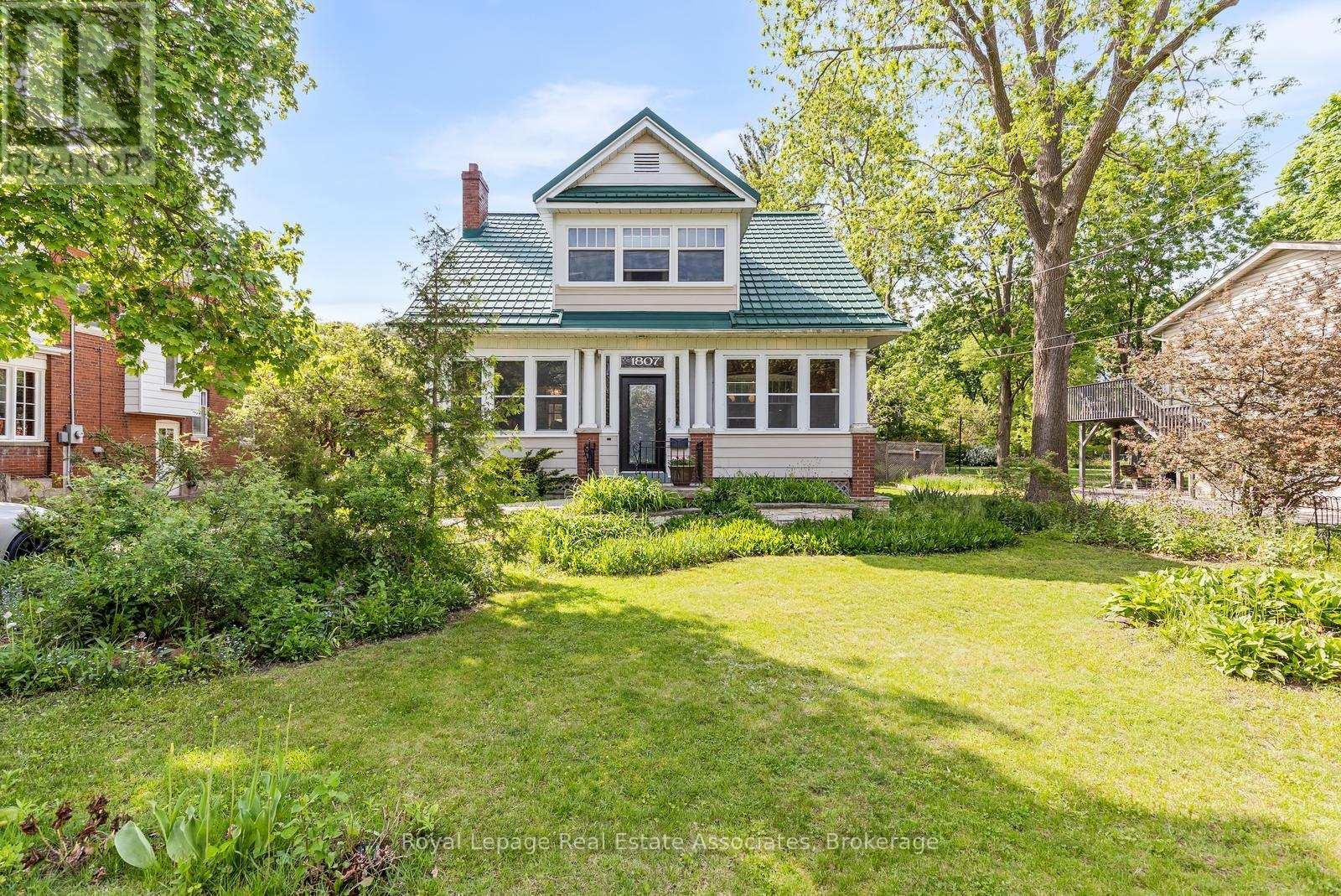 1807 BALSAM AVENUE - 48