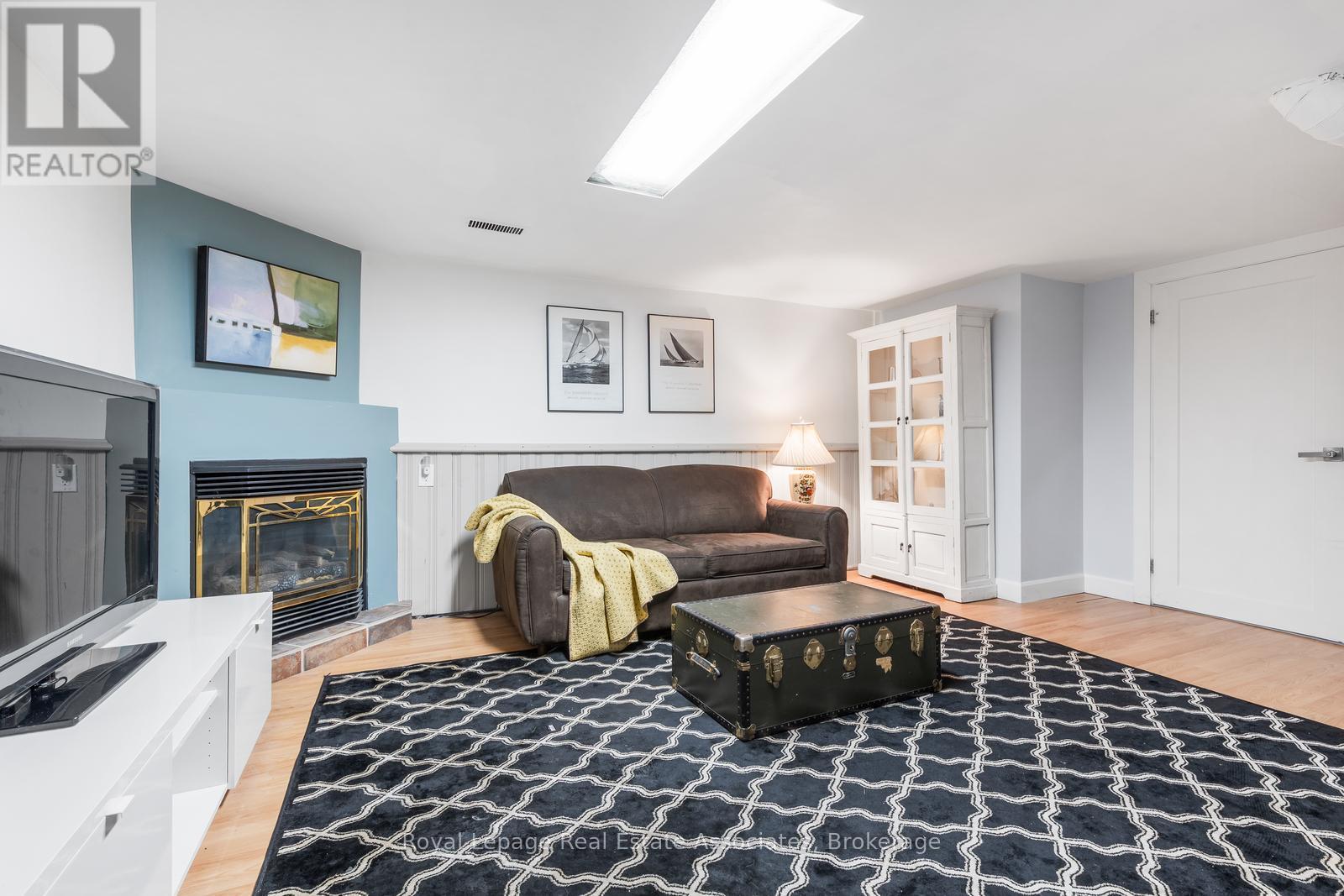 1807 BALSAM AVENUE - 37
