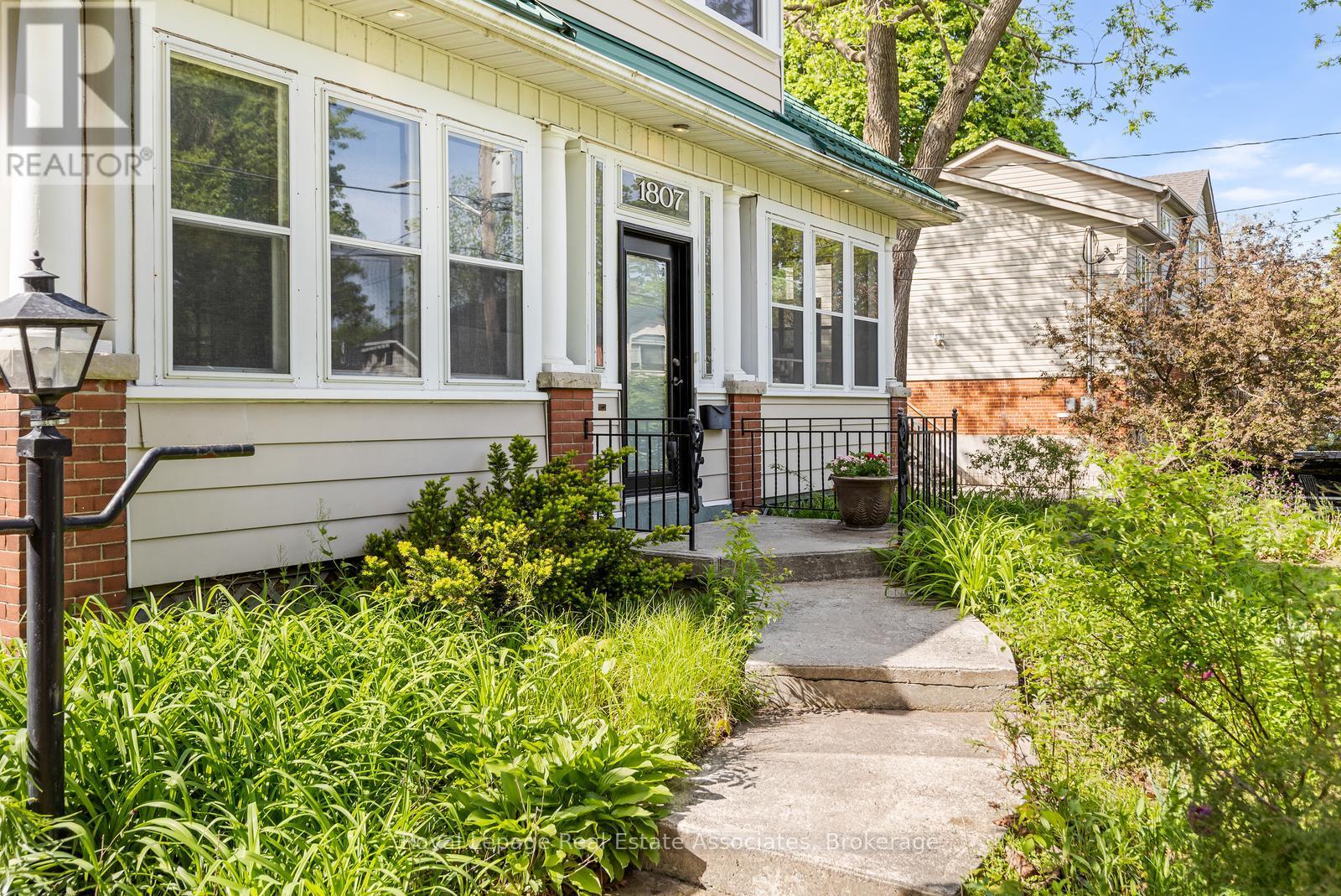 1807 BALSAM AVENUE - 49