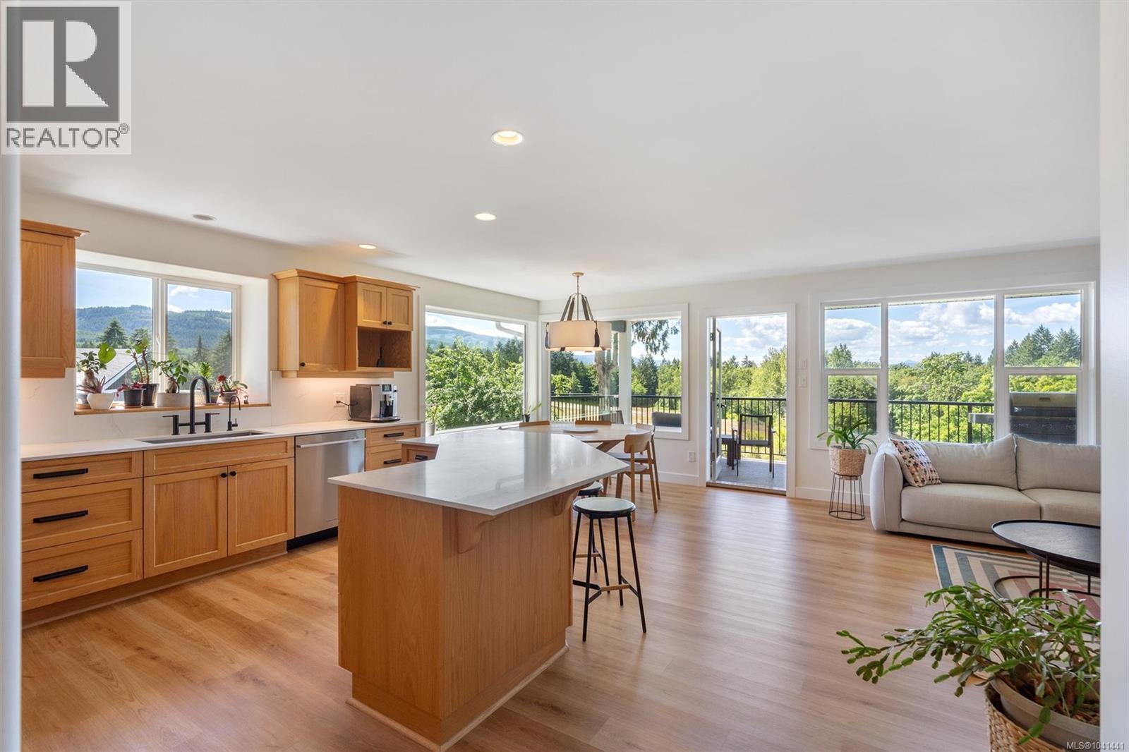 4370 Moss Rd - 11