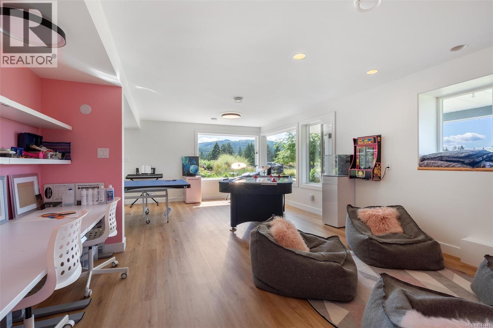 4370 Moss Rd - 43