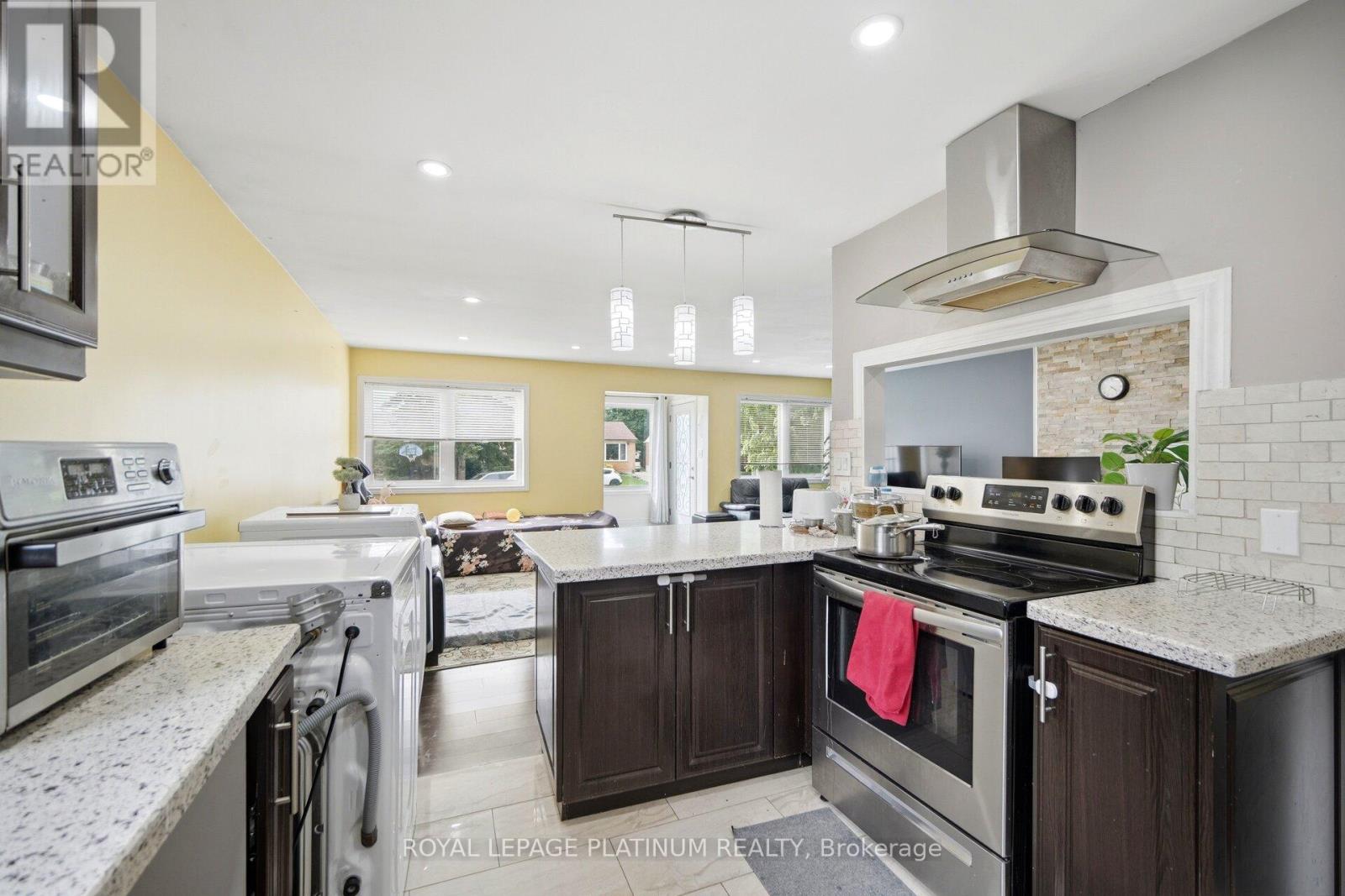 19 GOLDING AVENUE - 12
