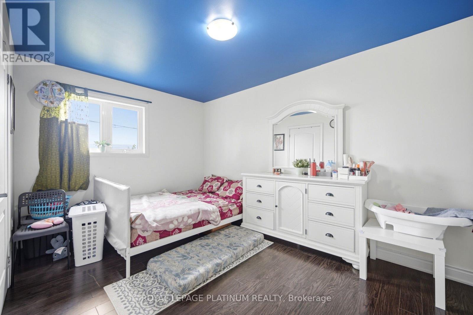19 GOLDING AVENUE - 13