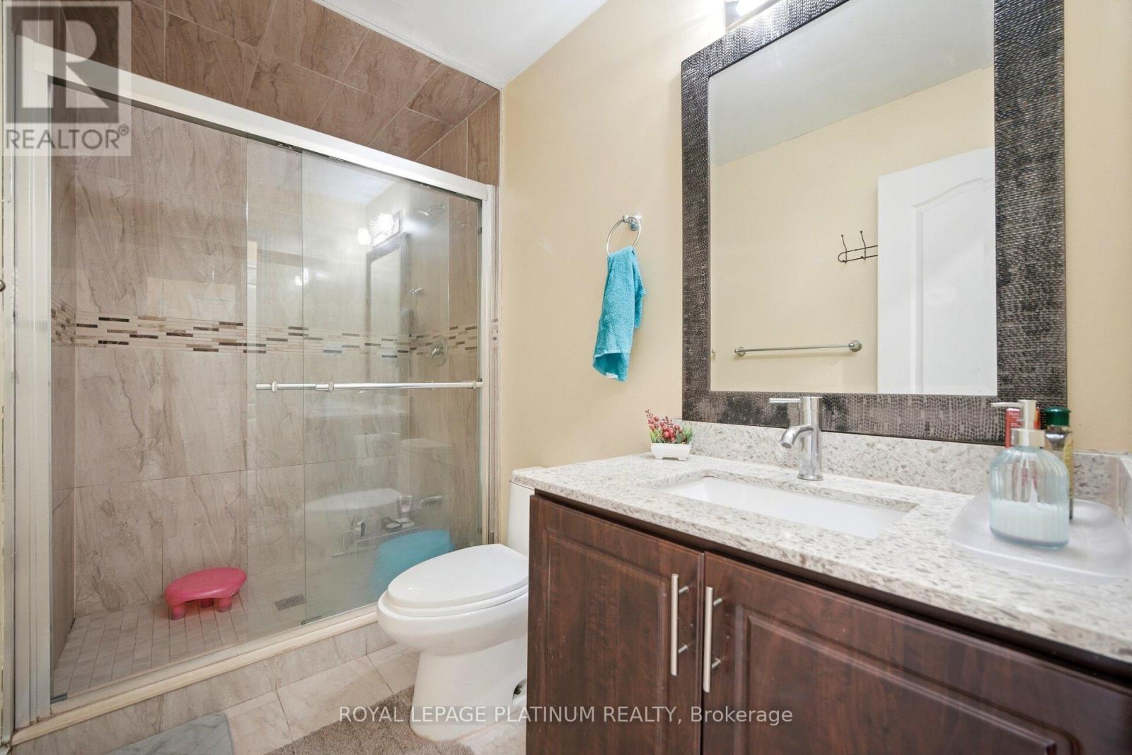 19 GOLDING AVENUE - 19