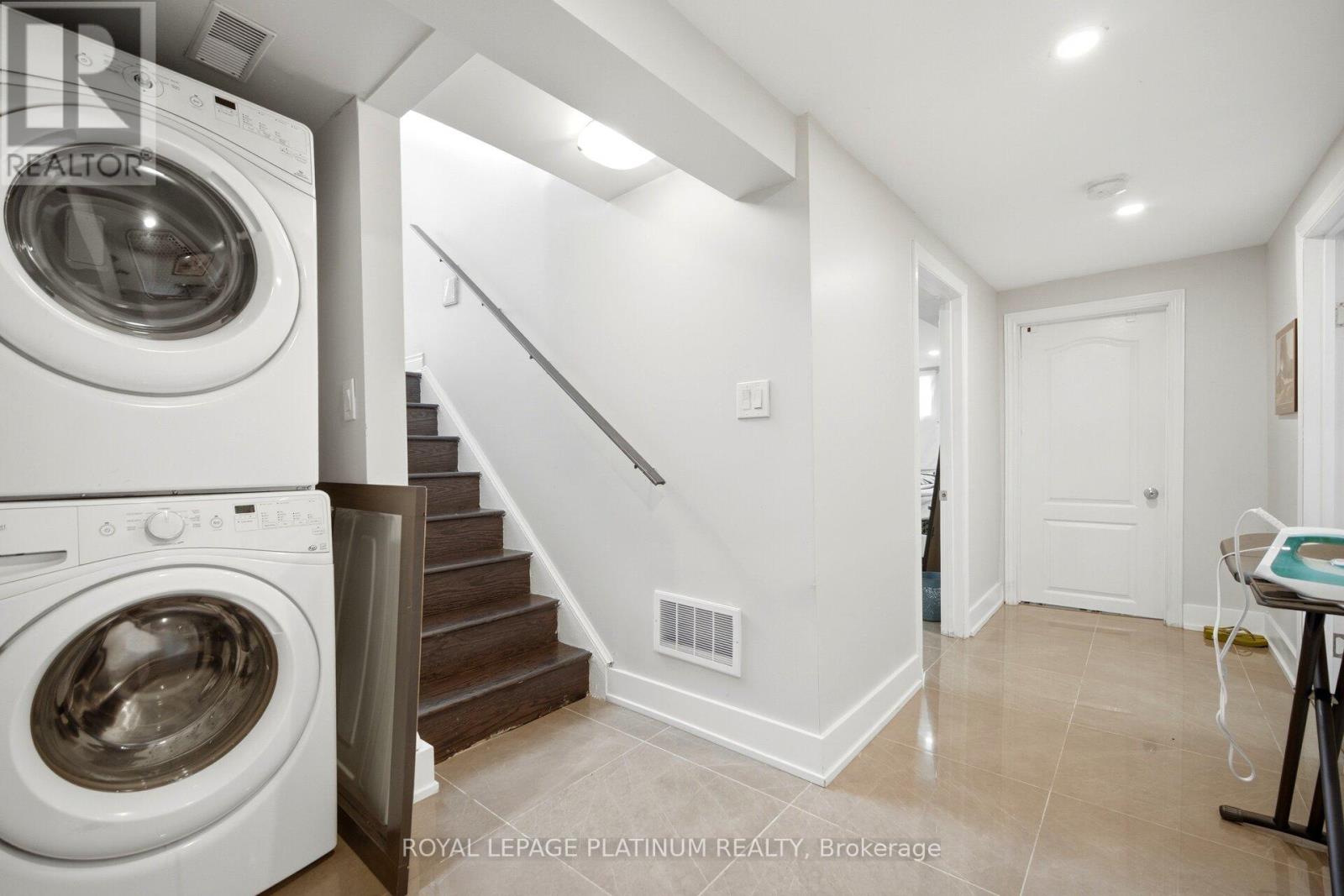 19 GOLDING AVENUE - 21