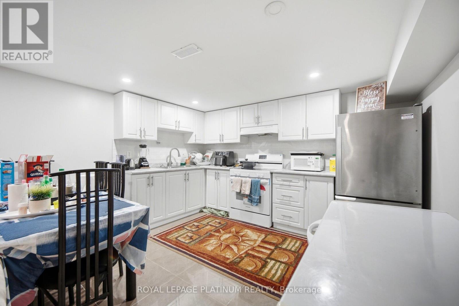 19 GOLDING AVENUE - 24