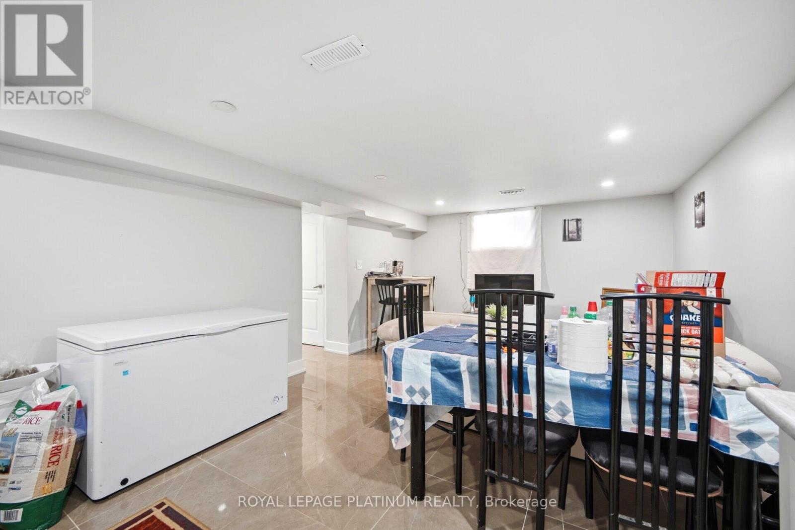 19 GOLDING AVENUE - 26