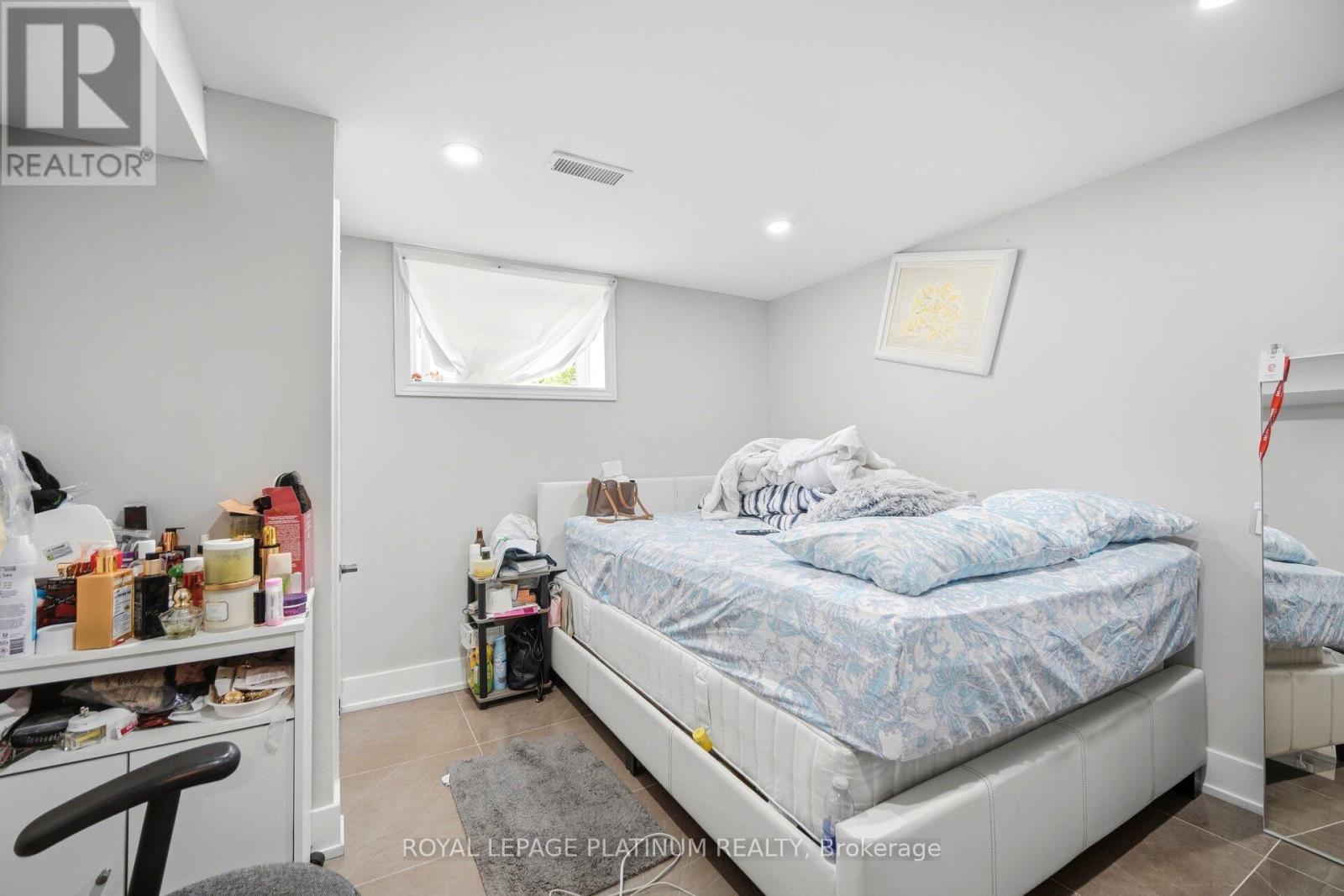19 GOLDING AVENUE - 28