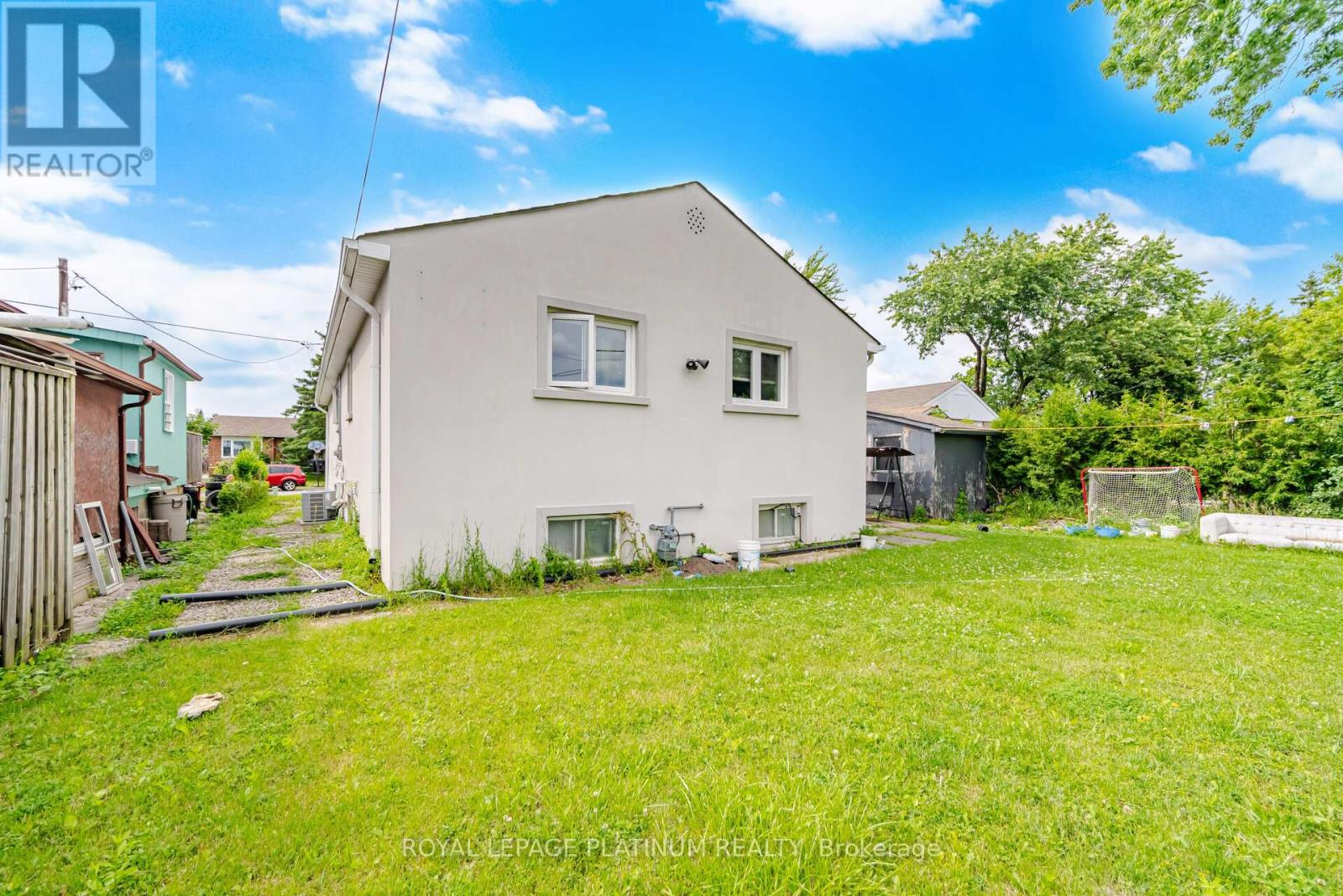 19 GOLDING AVENUE - 32