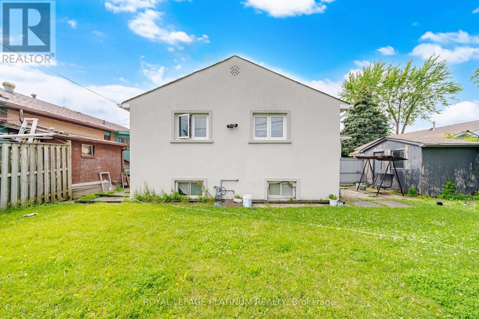 19 GOLDING AVENUE - 33