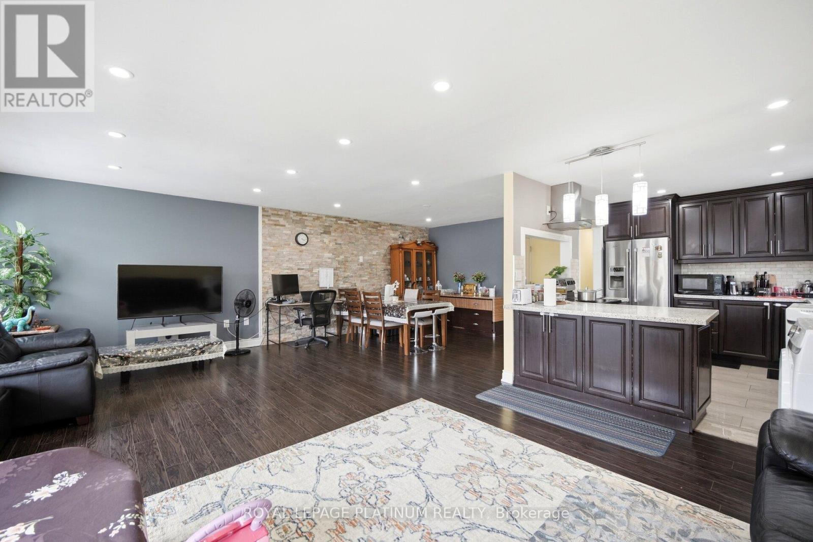 19 GOLDING AVENUE - 8