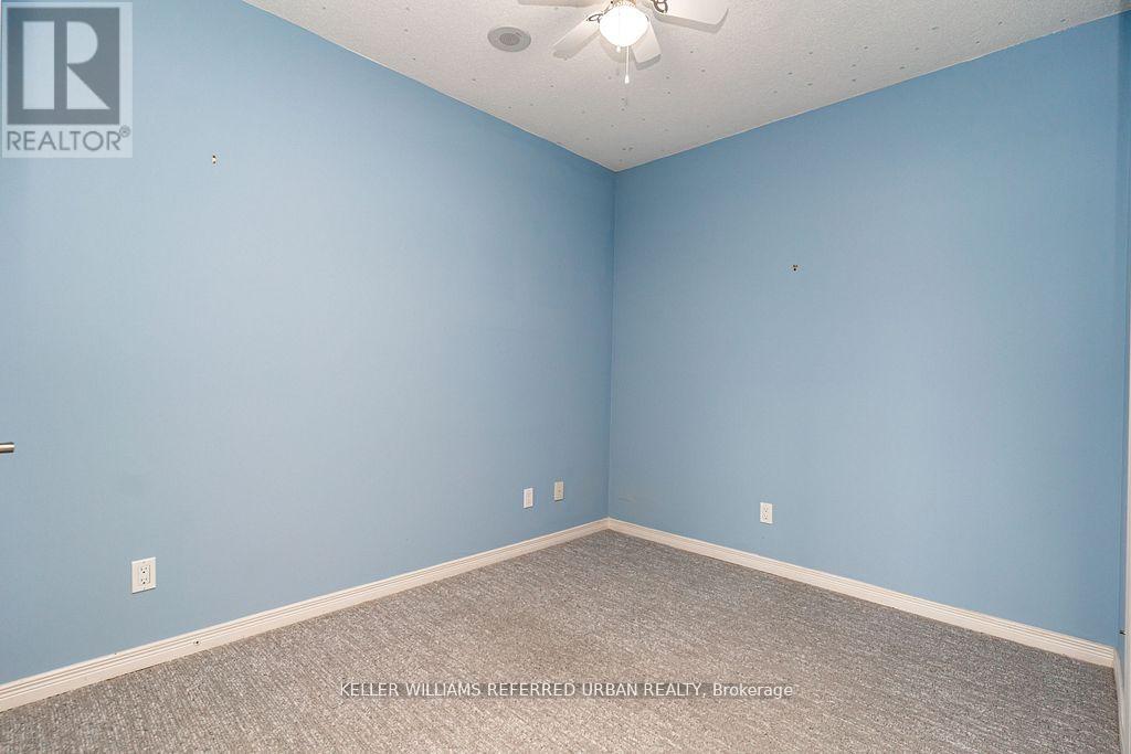 #1002 15 LEGION ROAD - 29