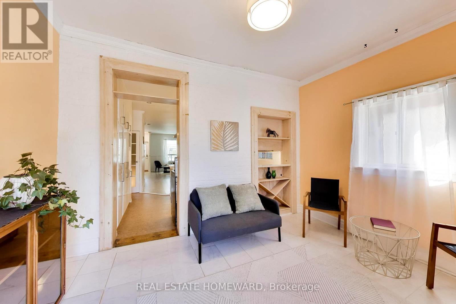 18 BRITANNIA AVENUE - 12