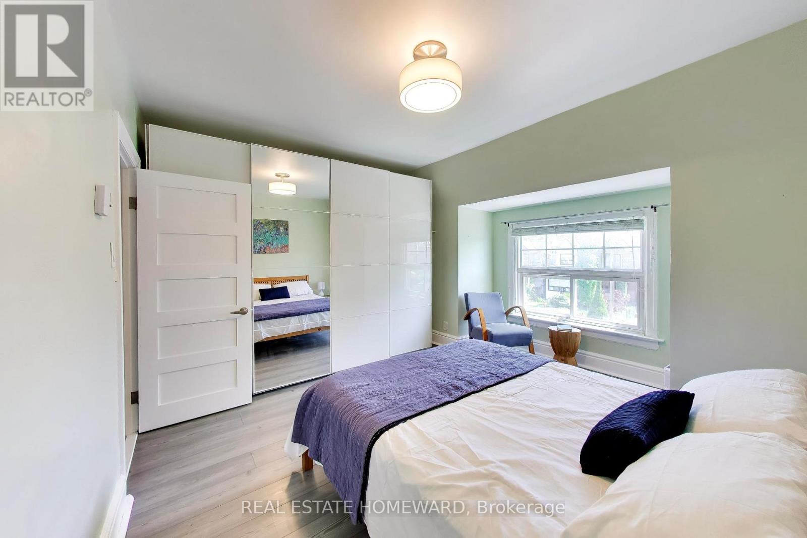 18 BRITANNIA AVENUE - 16