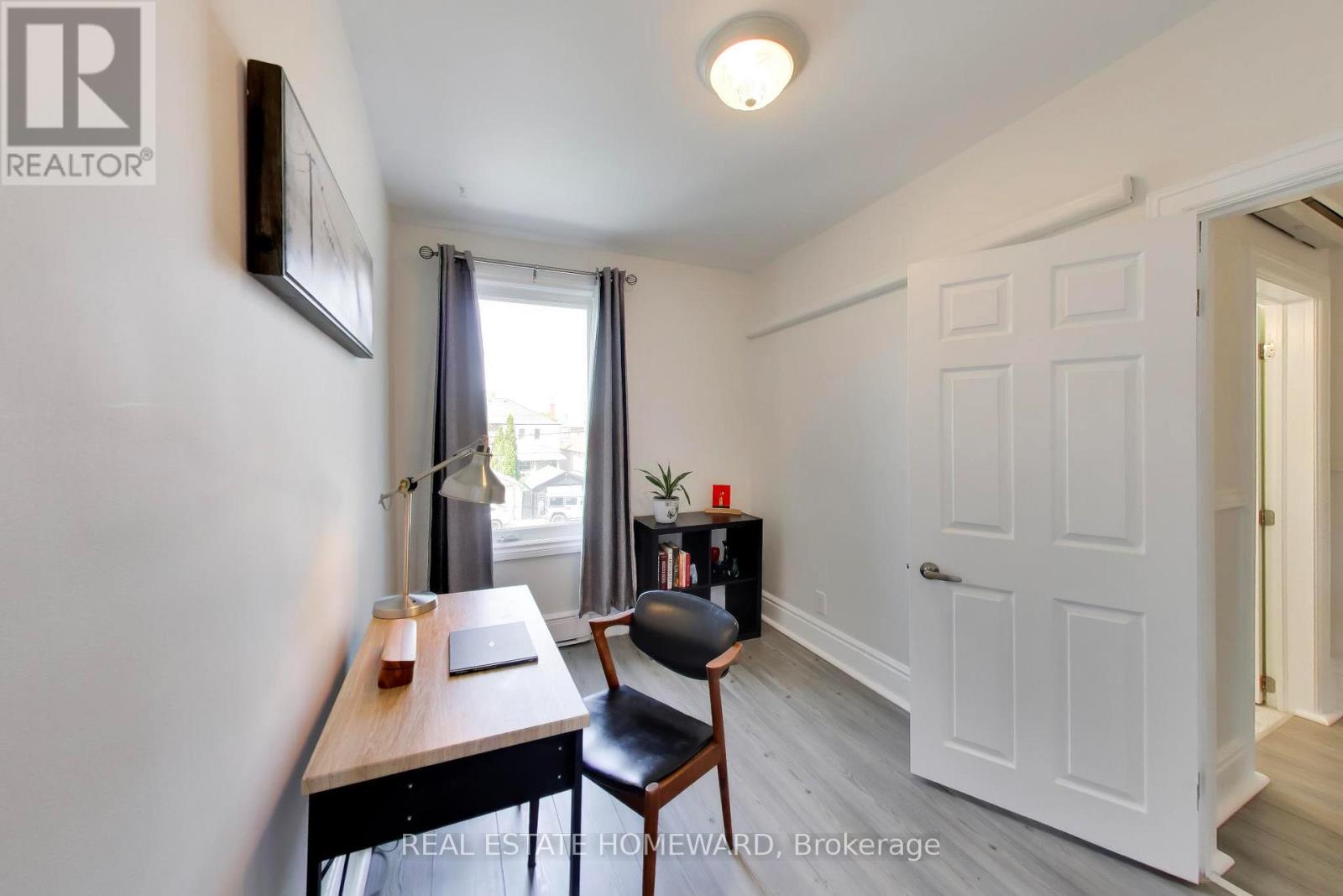 18 BRITANNIA AVENUE - 20