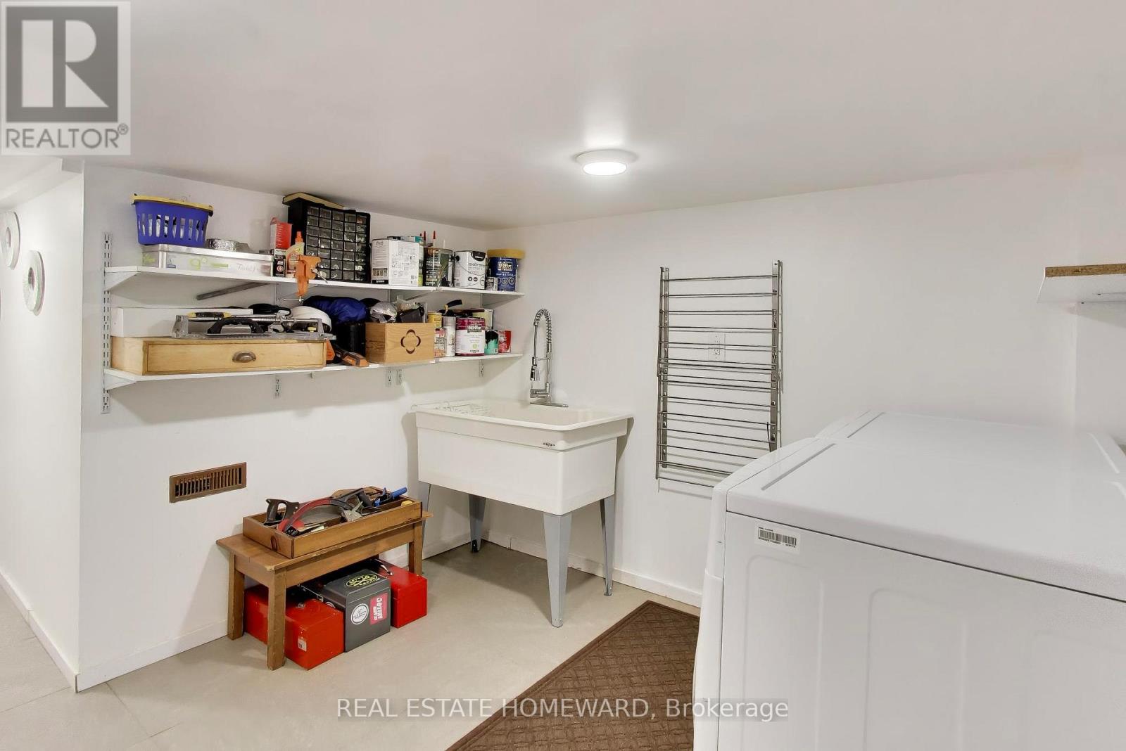 18 BRITANNIA AVENUE - 27