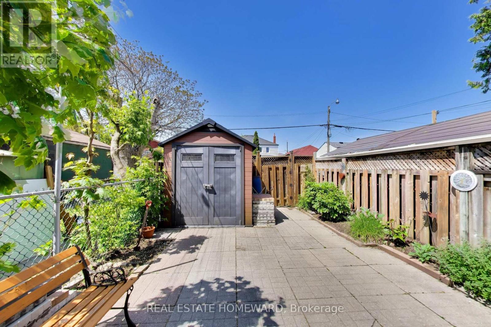 18 BRITANNIA AVENUE - 31