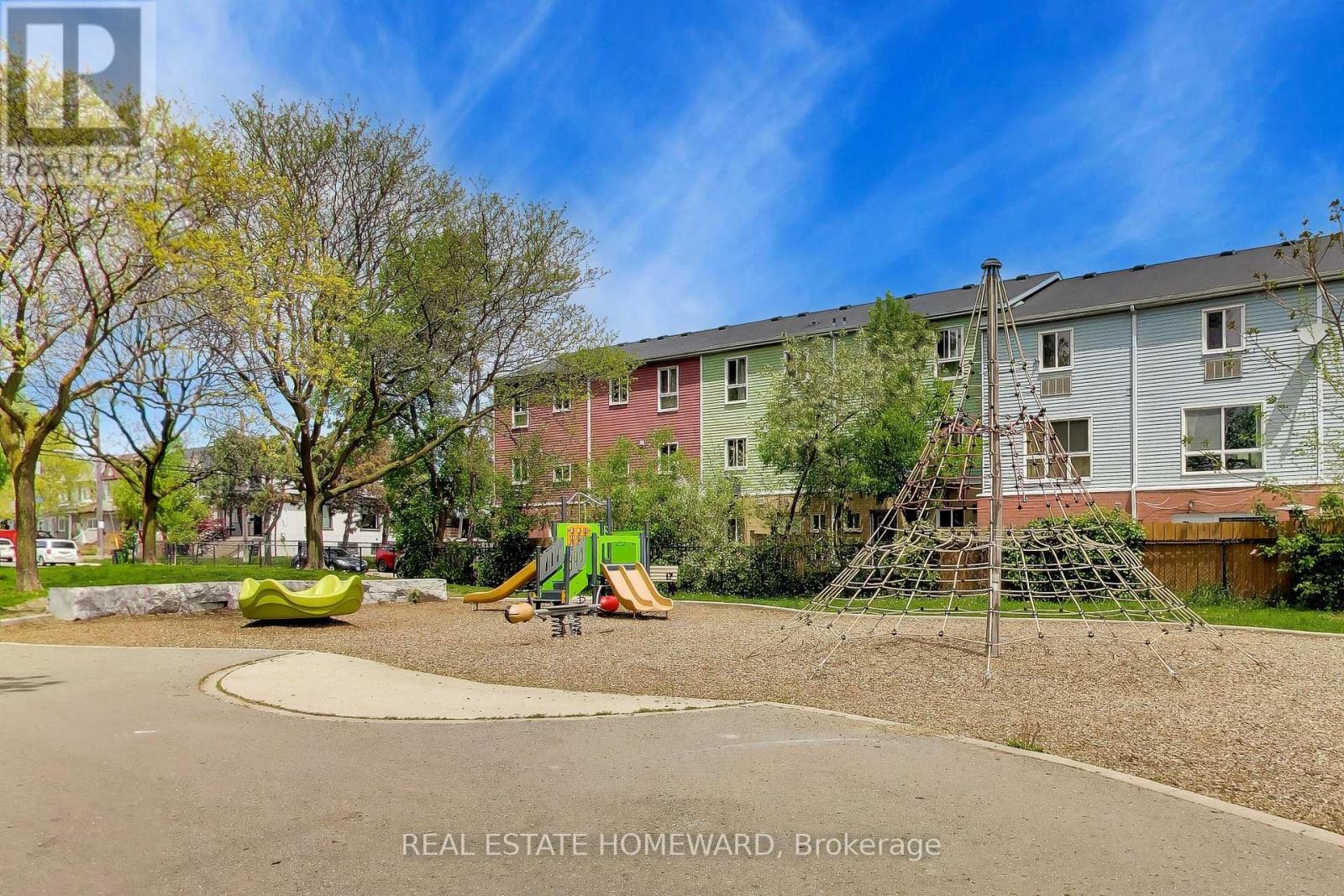 18 BRITANNIA AVENUE - 37
