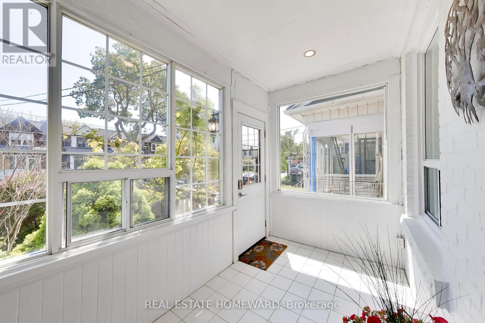 18 BRITANNIA AVENUE - 4