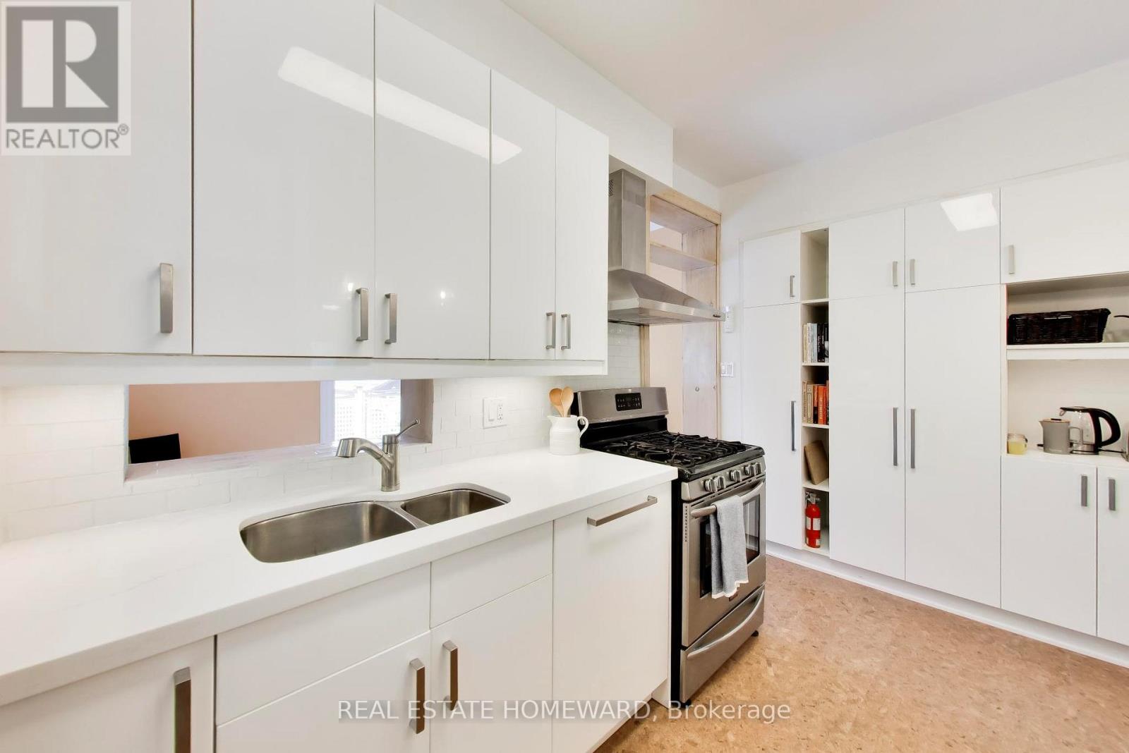 18 BRITANNIA AVENUE - 9