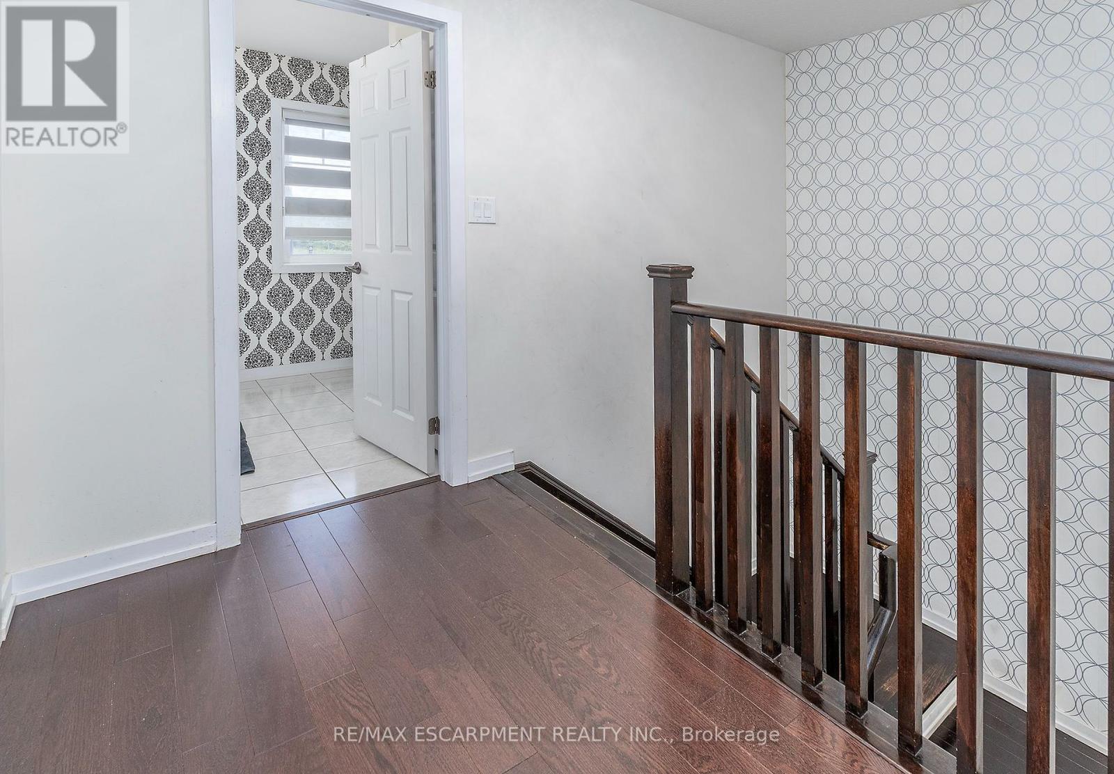 32 HEDGES CRESCENT - 18