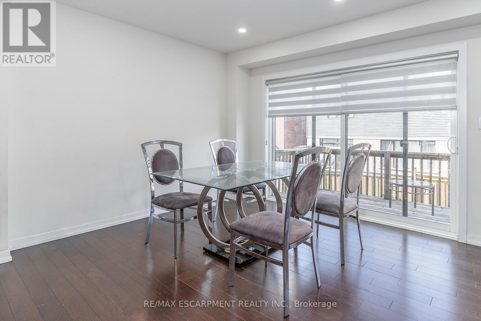 32 HEDGES CRESCENT - 8