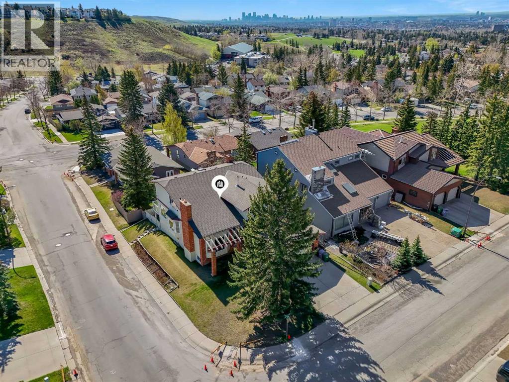 4 Edgehill Crescent NW - 1