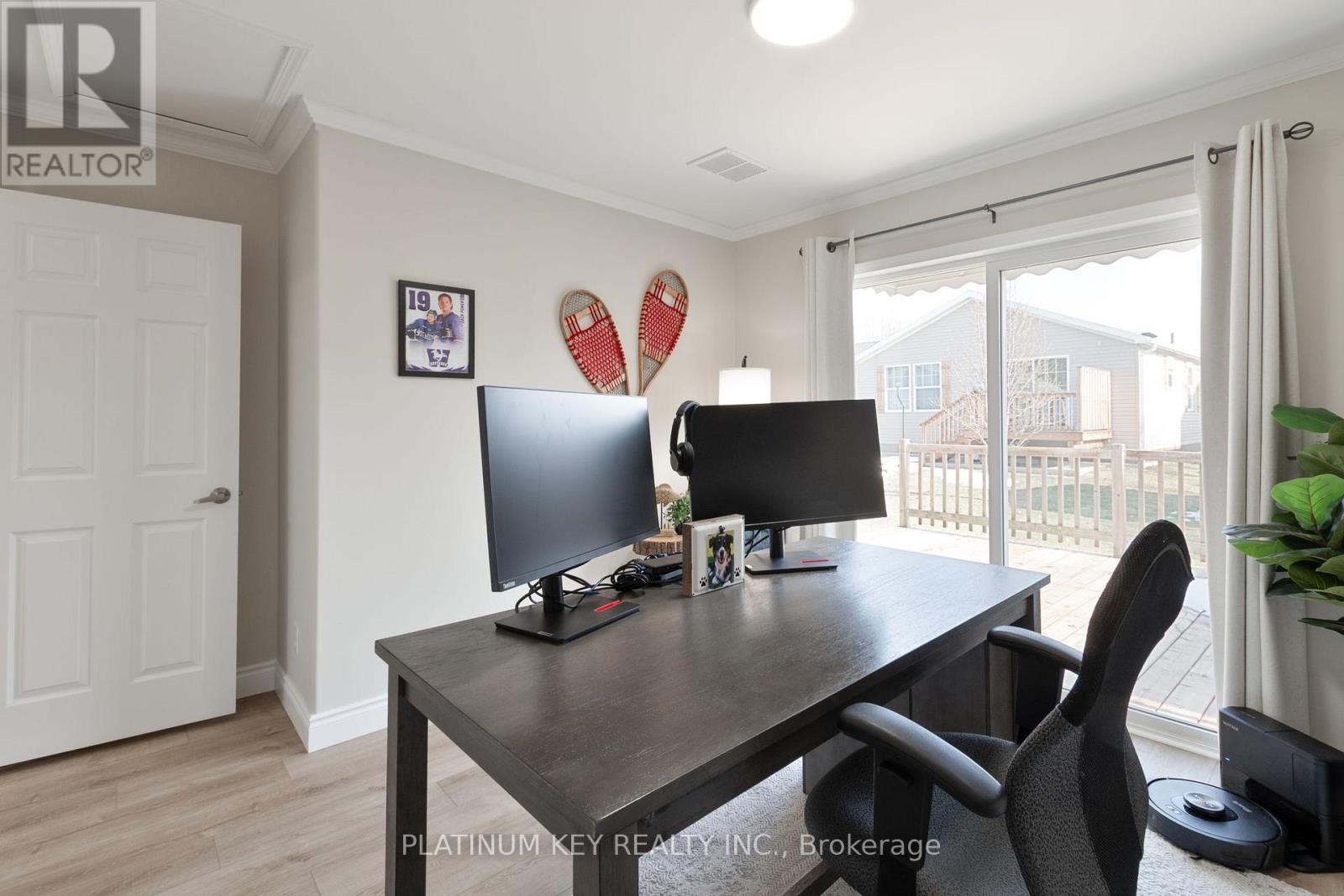 16 LINDSAY DRIVE - 23