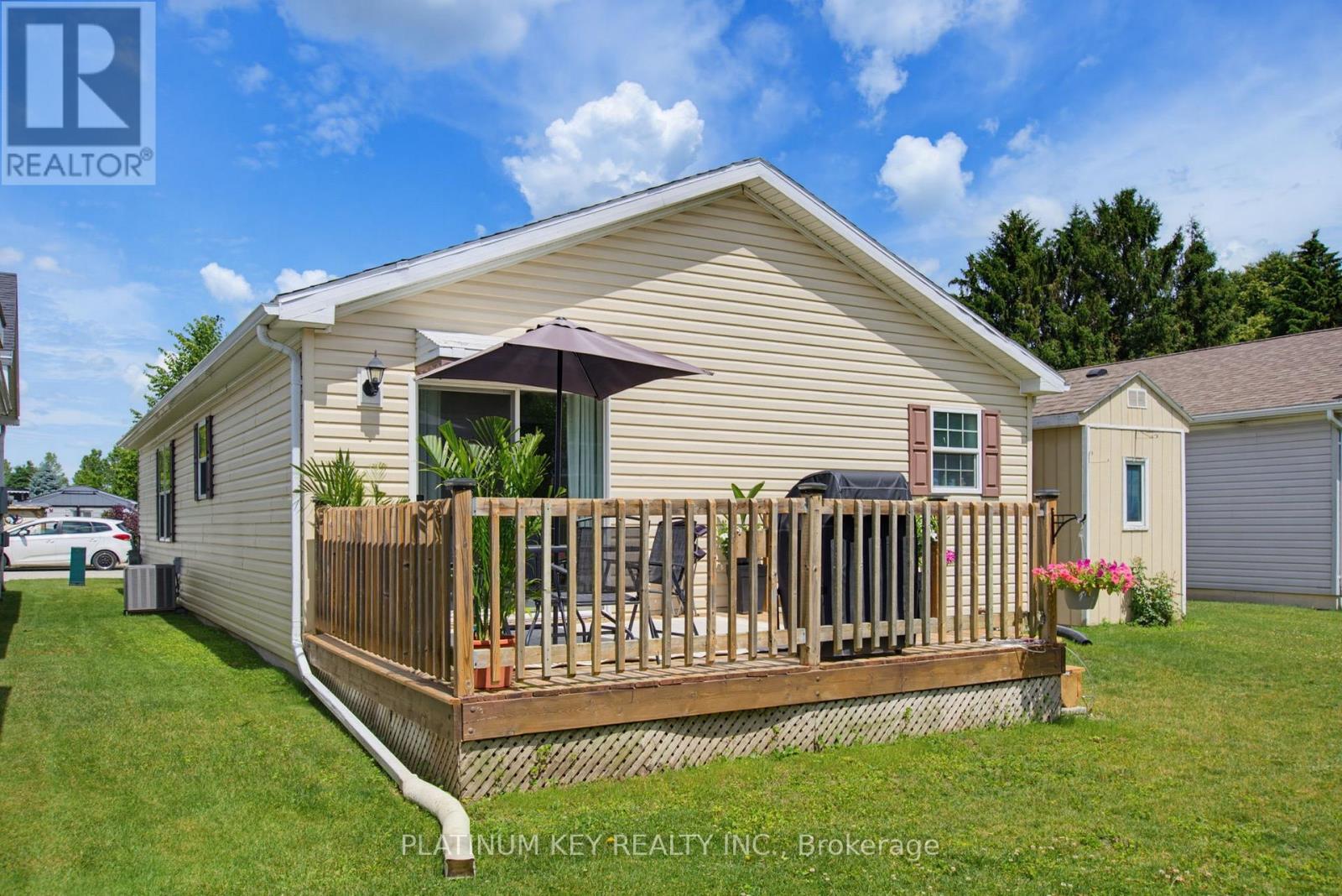16 LINDSAY DRIVE - 31