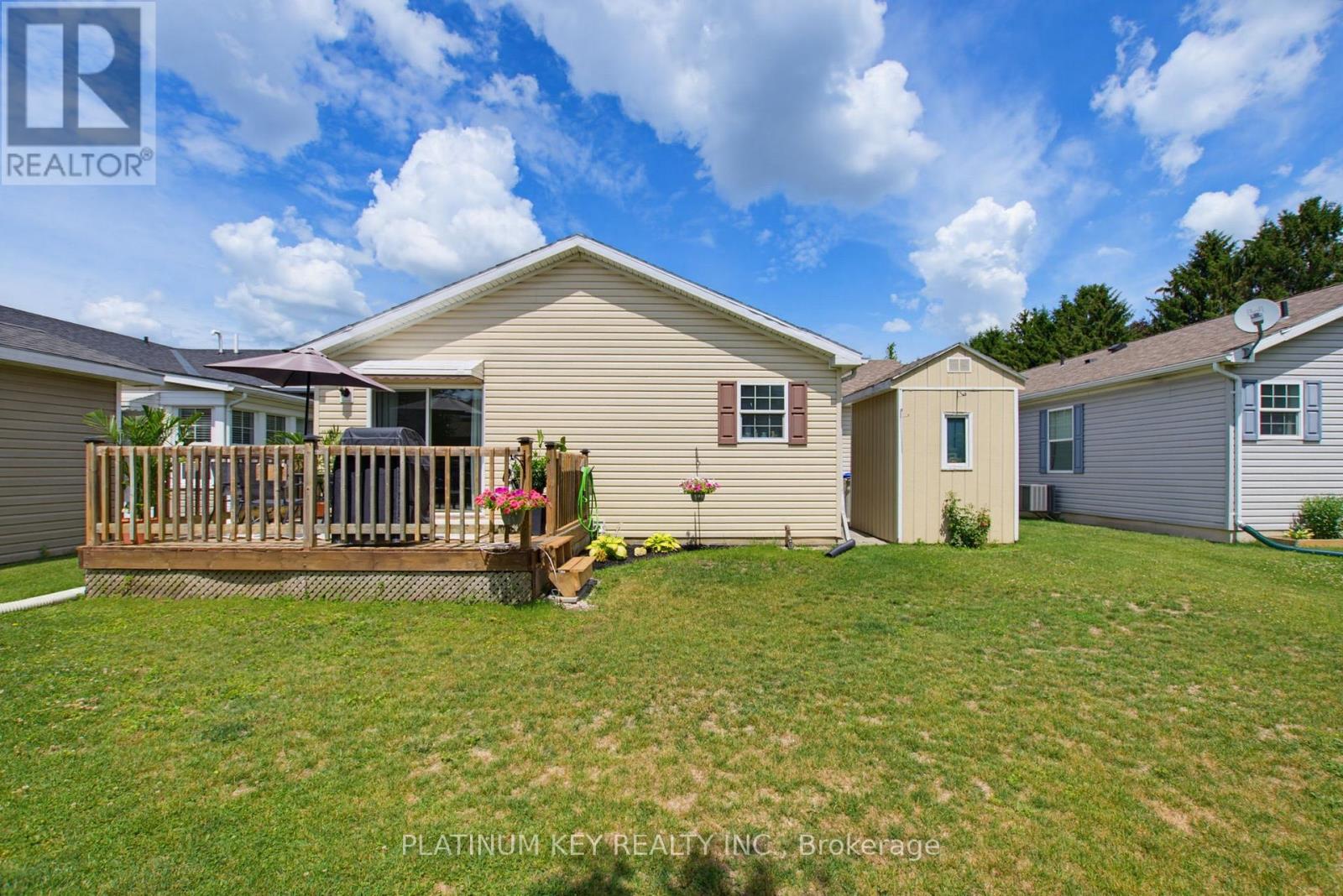 16 LINDSAY DRIVE - 32
