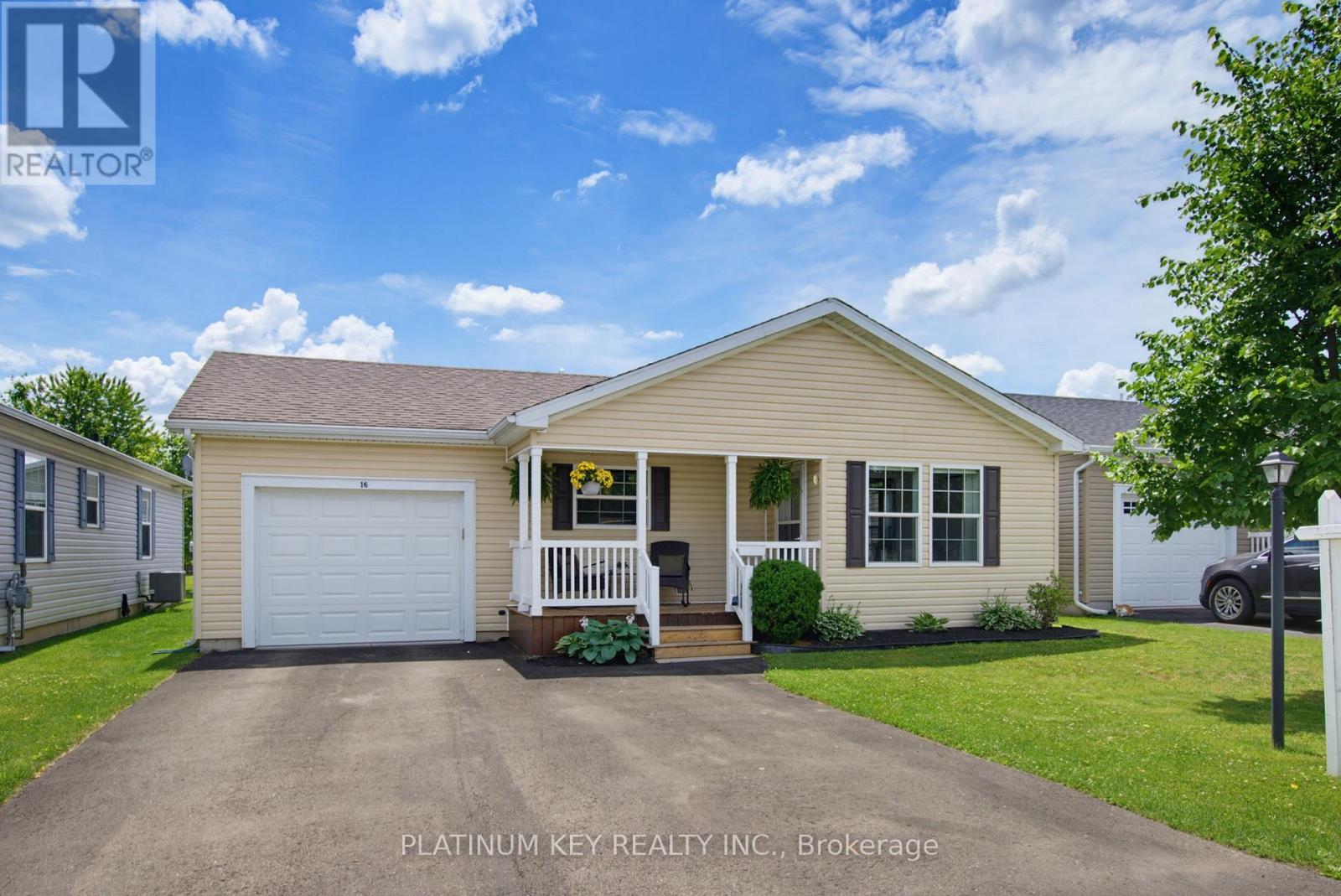 16 LINDSAY DRIVE - 36