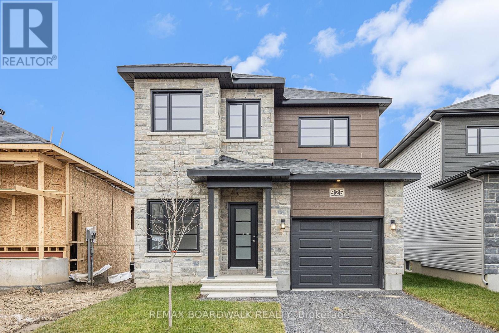 1141 MONTBLANC CRESCENT - 1