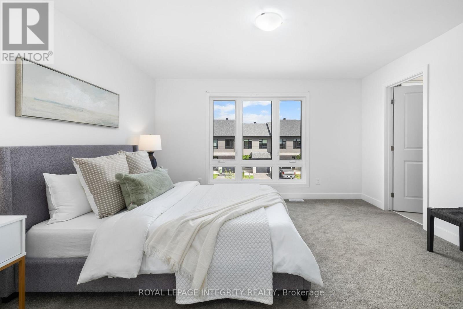 213 BRISTOL CRESCENT - 25