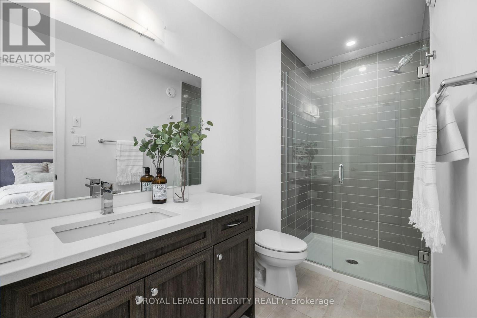 213 BRISTOL CRESCENT - 28