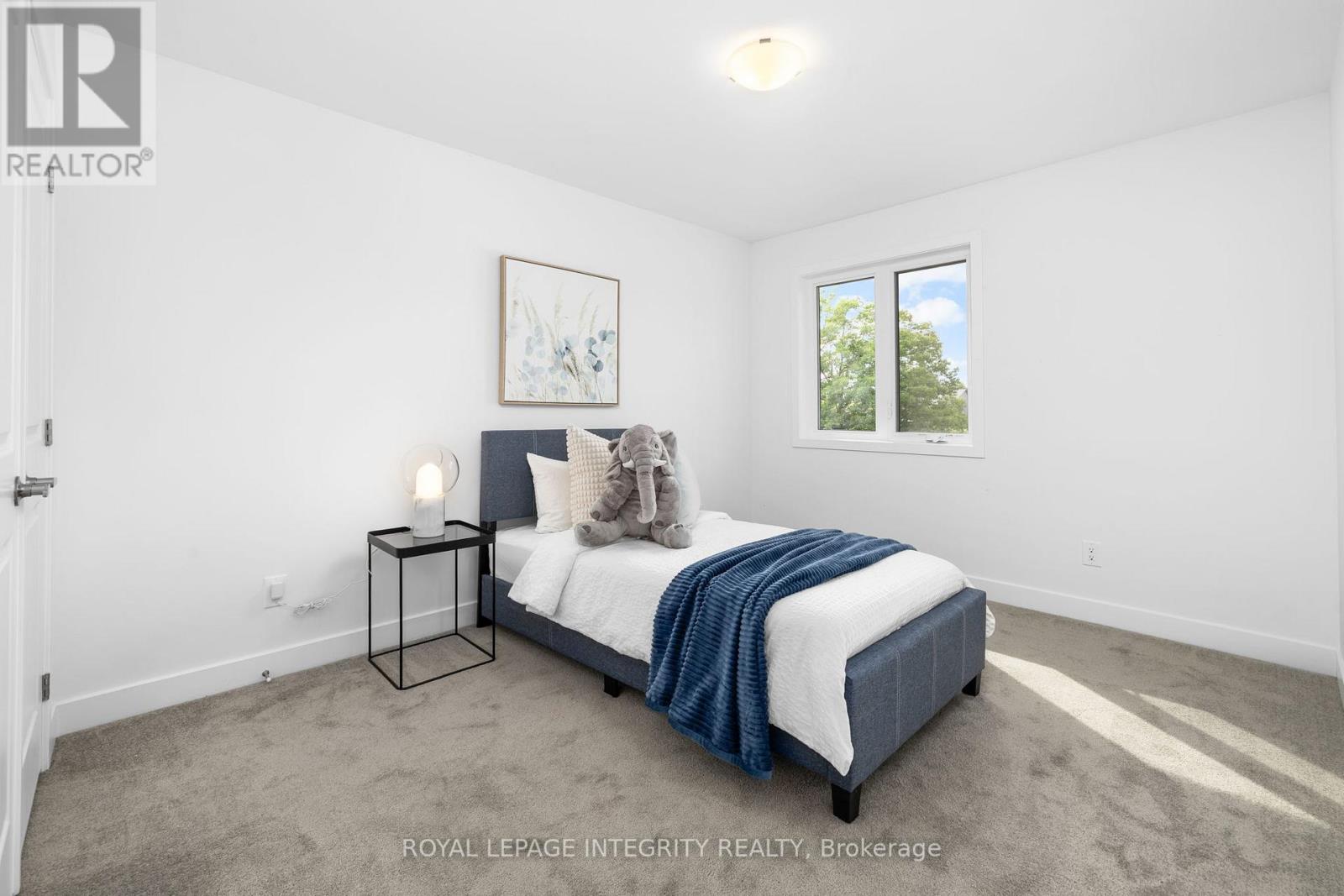 213 BRISTOL CRESCENT - 35