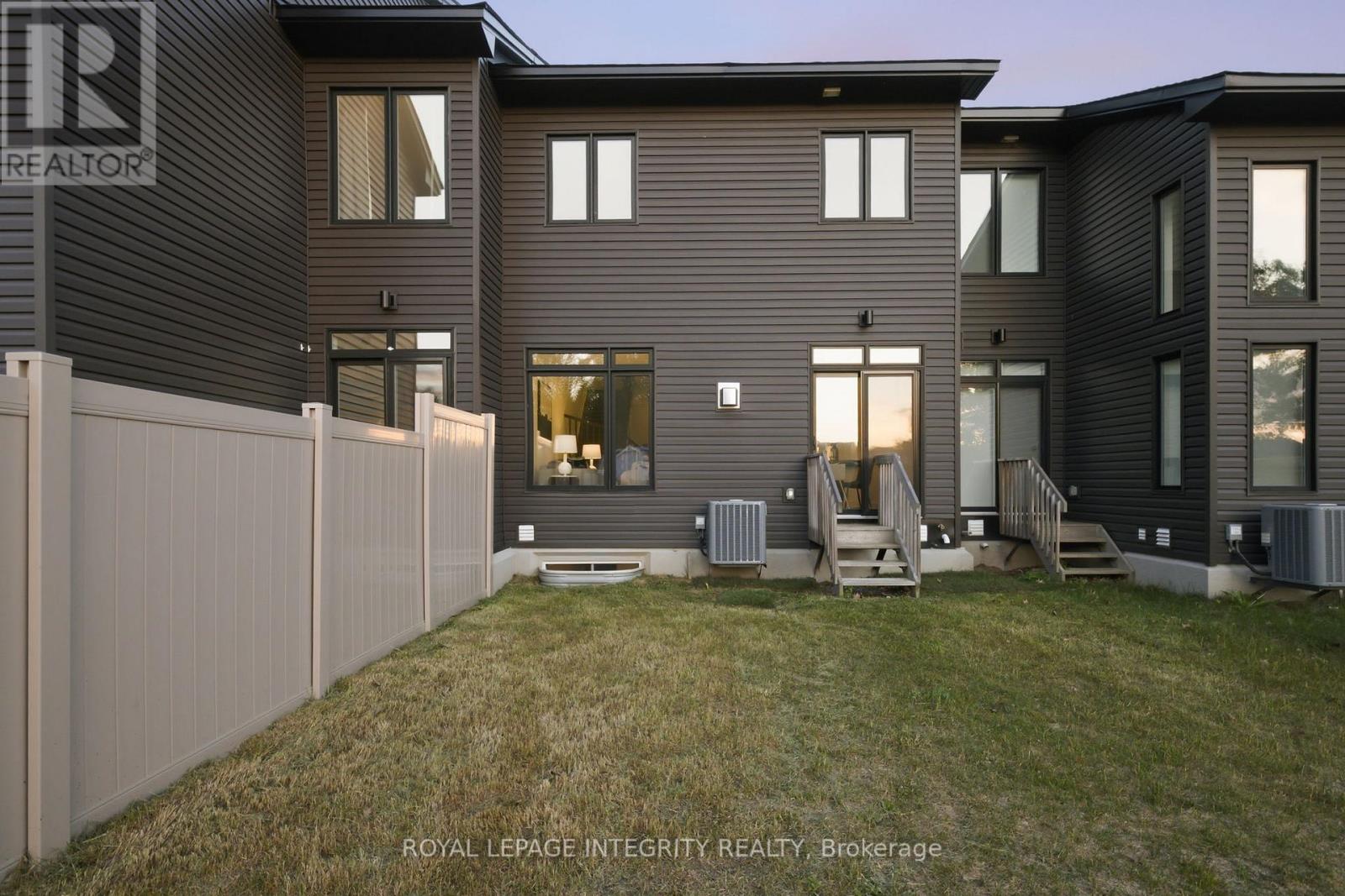 213 BRISTOL CRESCENT - 46