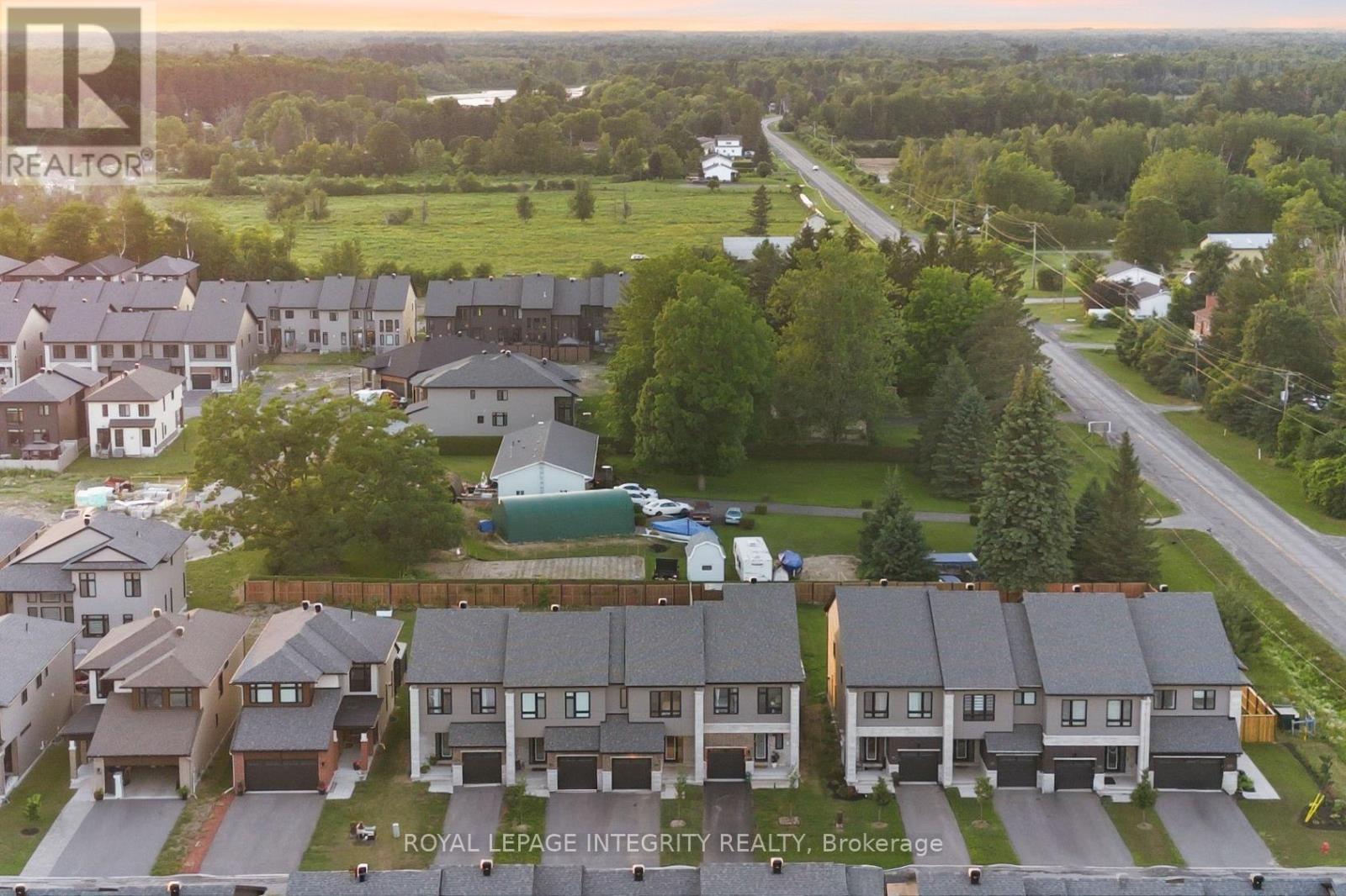 213 BRISTOL CRESCENT - 48
