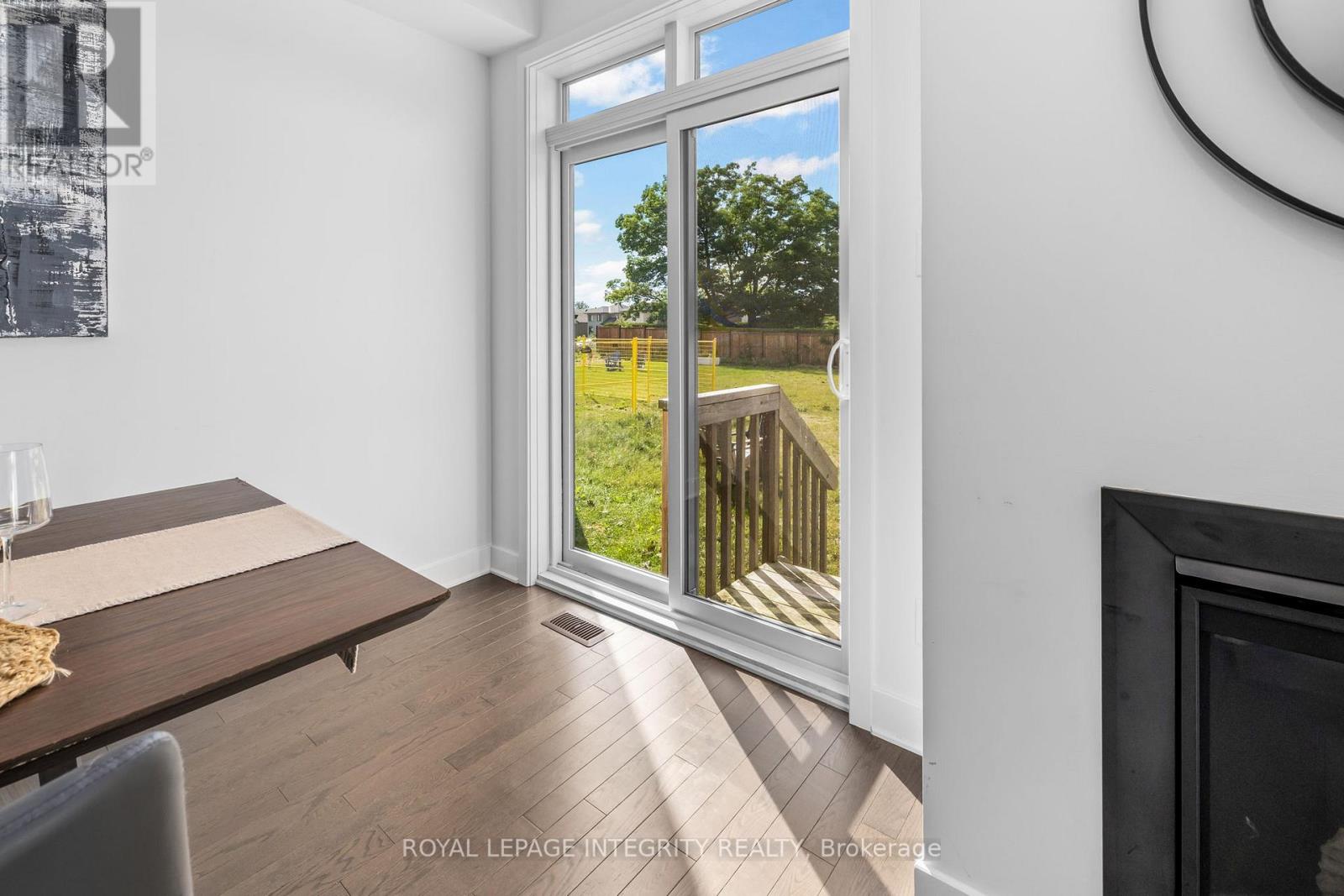 213 BRISTOL CRESCENT - 9