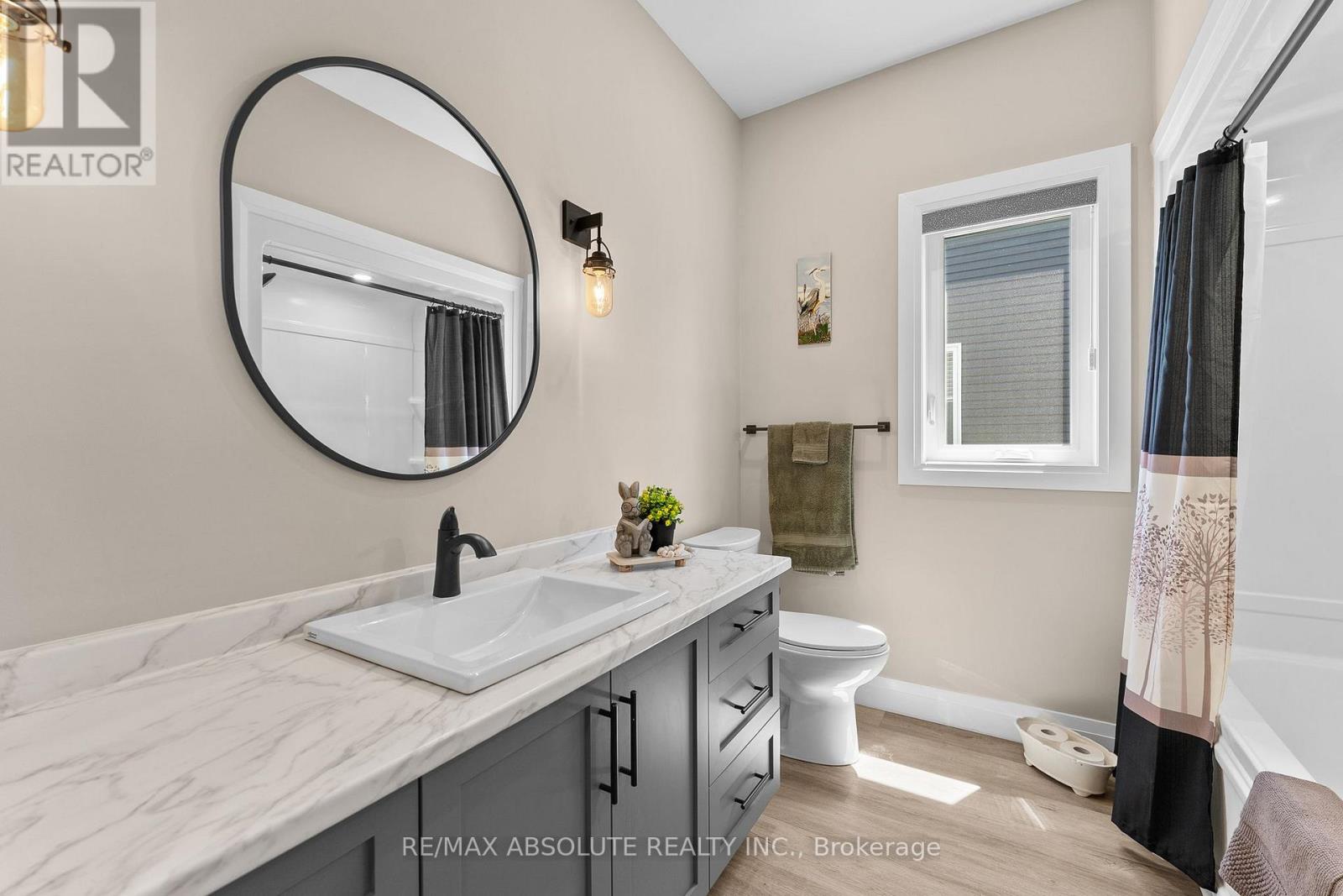 323 FORESTVIEW CRESCENT - 12