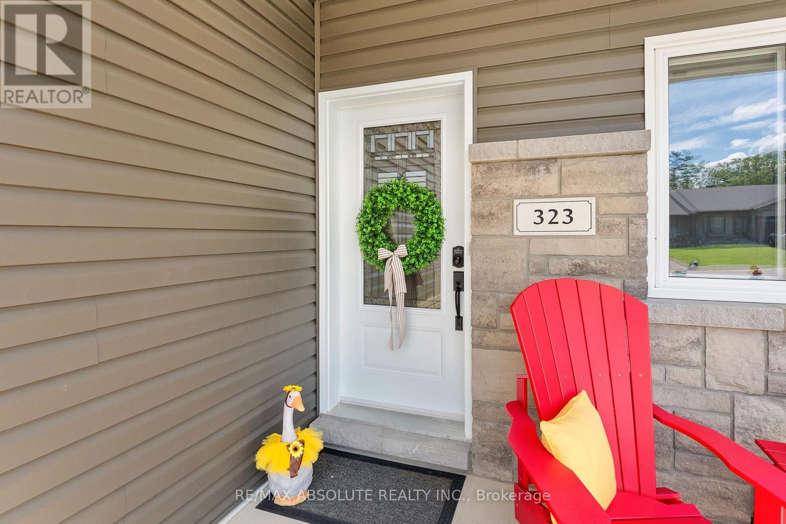 323 FORESTVIEW CRESCENT - 2