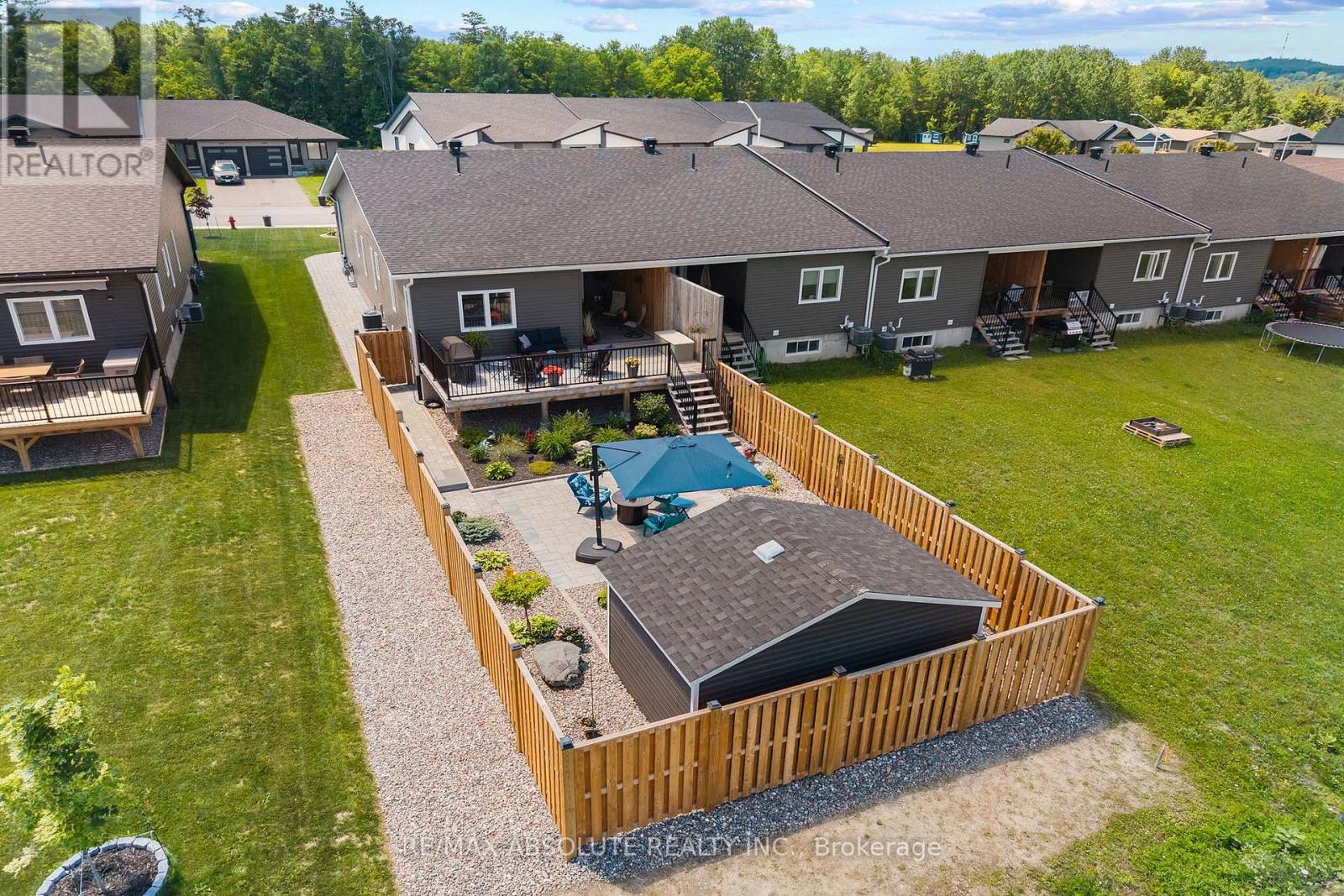 323 FORESTVIEW CRESCENT - 22