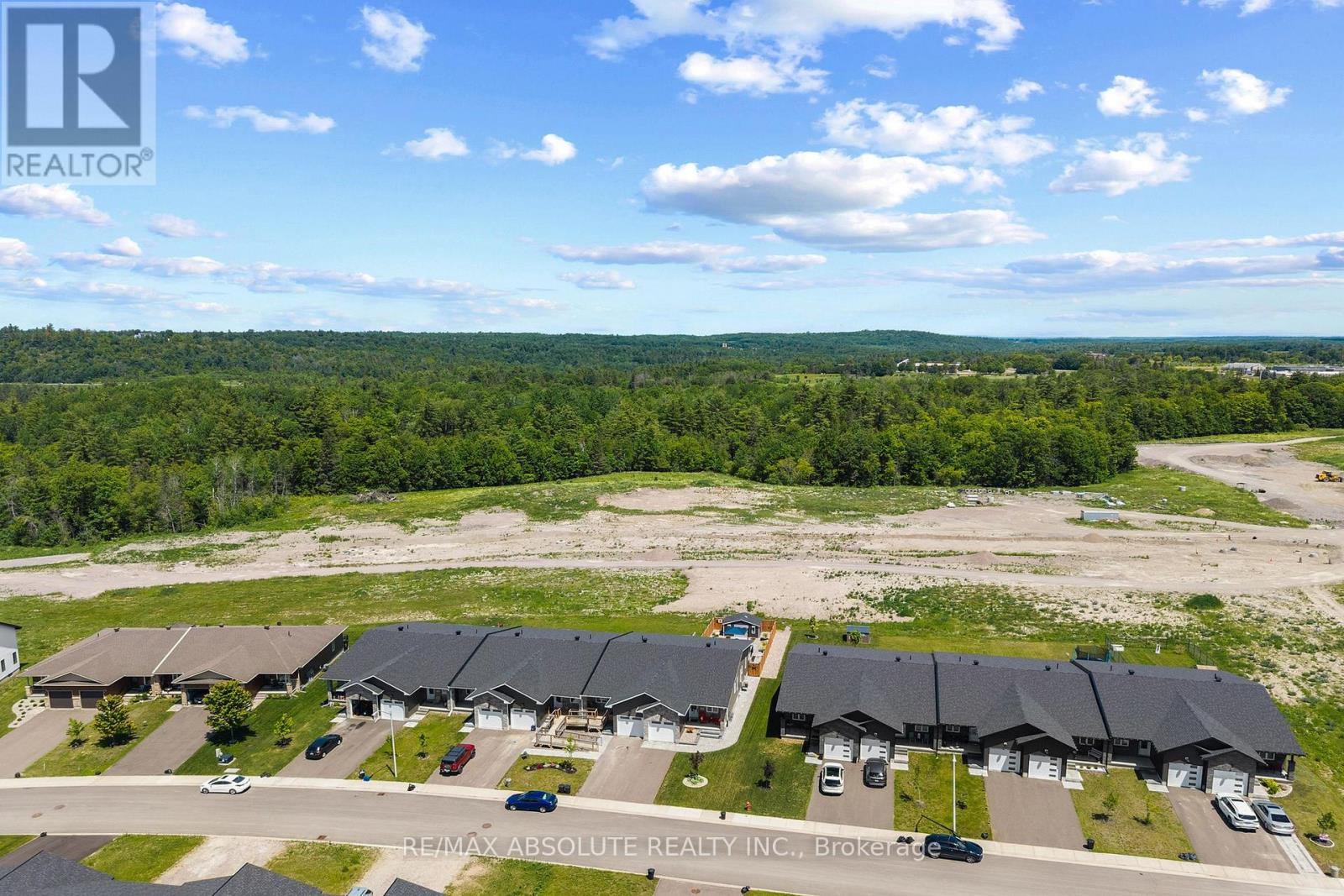 323 FORESTVIEW CRESCENT - 23