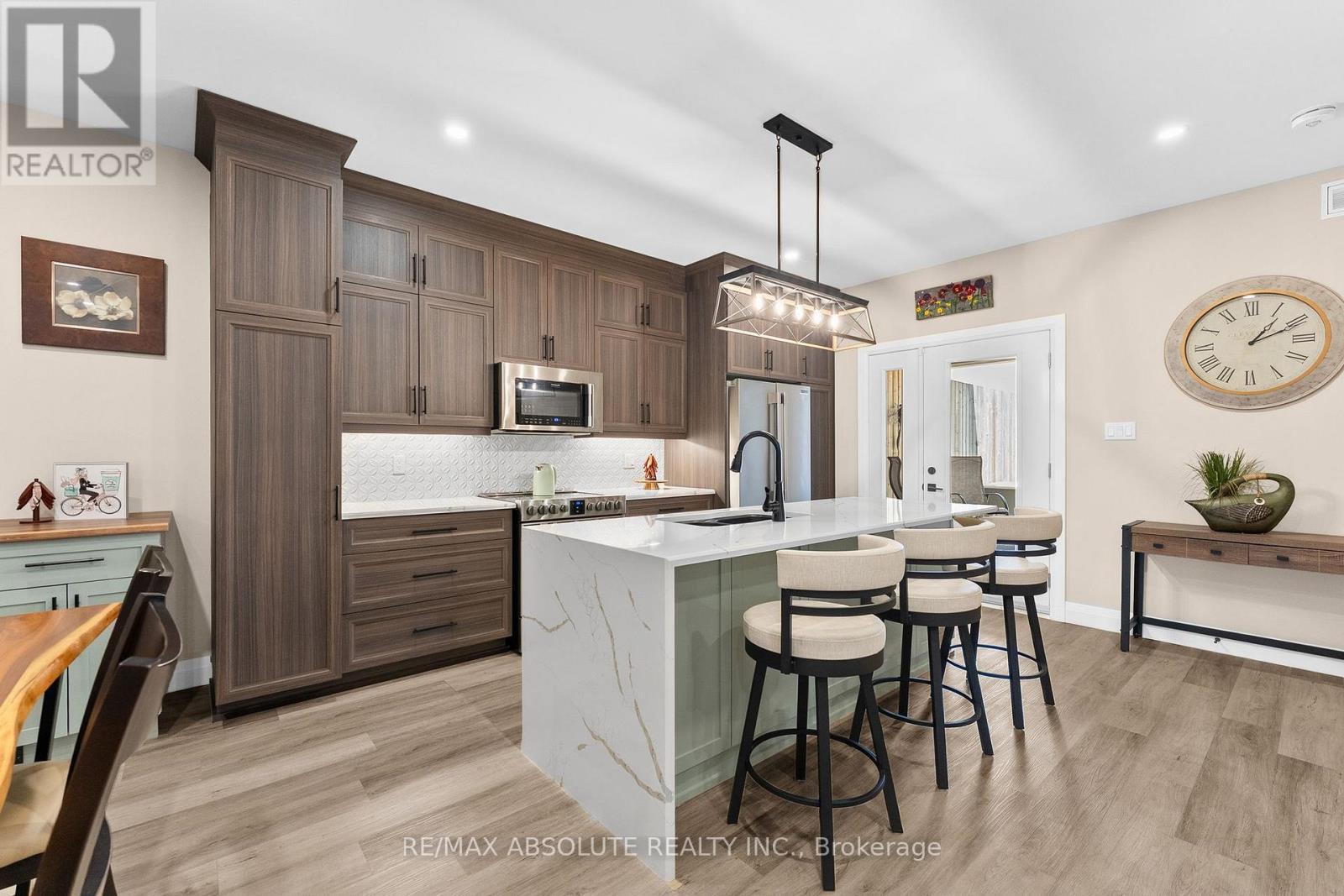 323 FORESTVIEW CRESCENT - 7