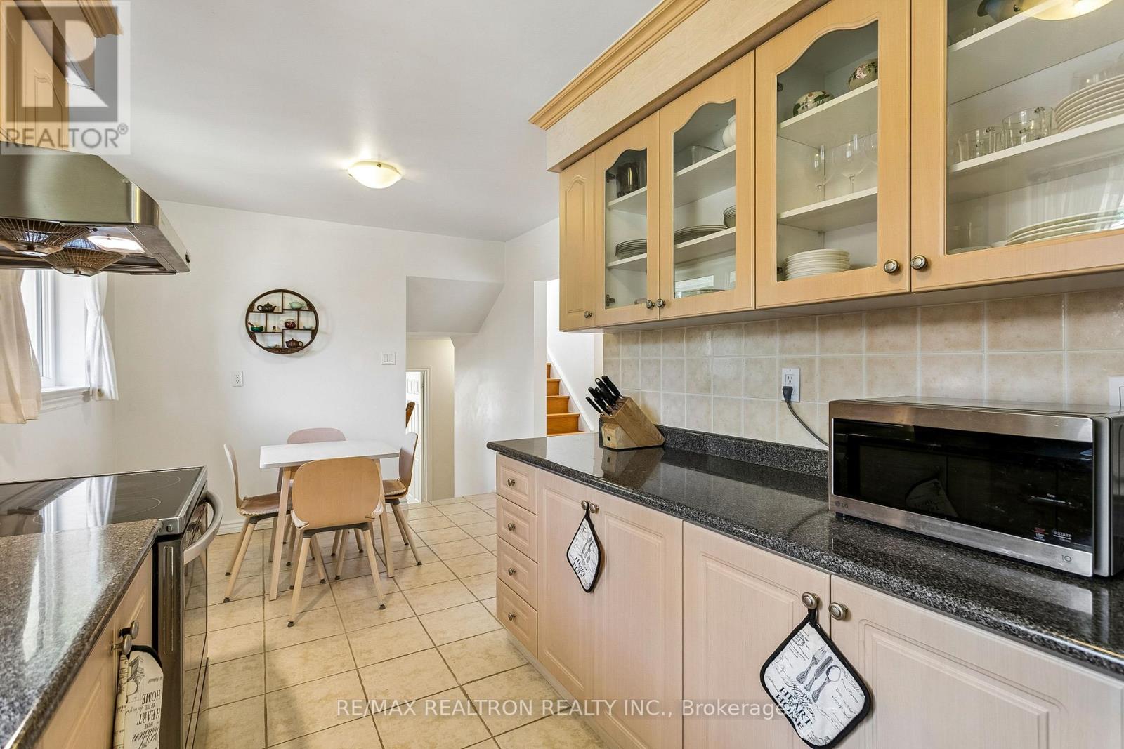 27 ELFINDALE CRESCENT - 18