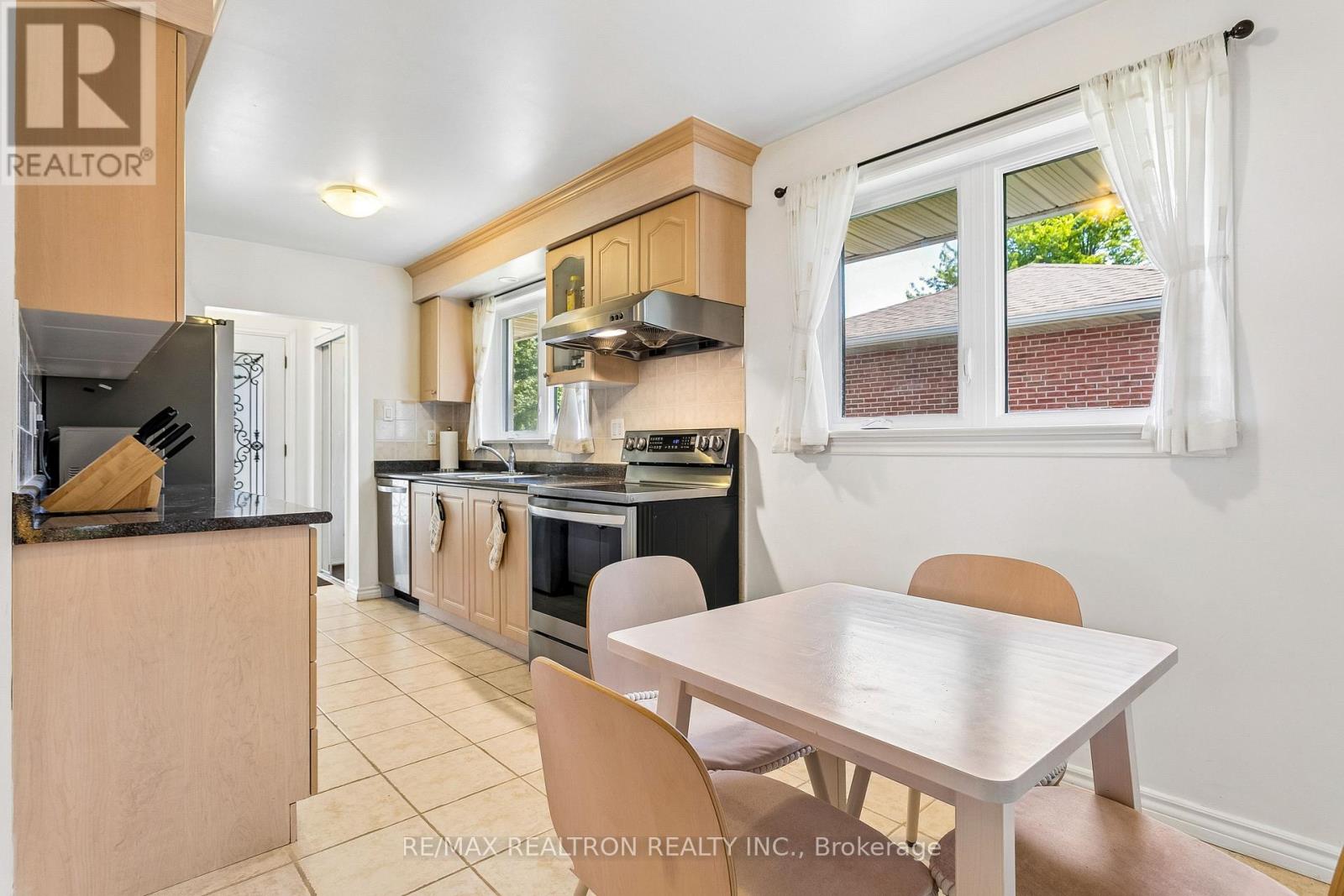 27 ELFINDALE CRESCENT - 19