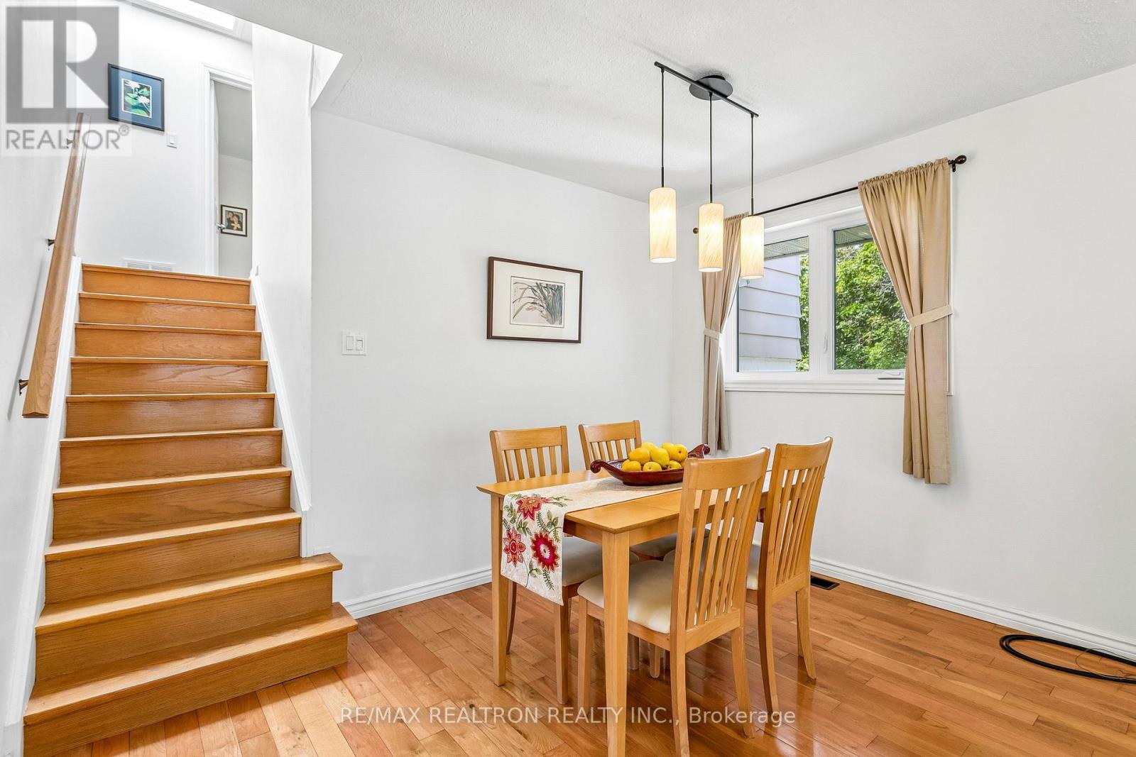 27 ELFINDALE CRESCENT - 11