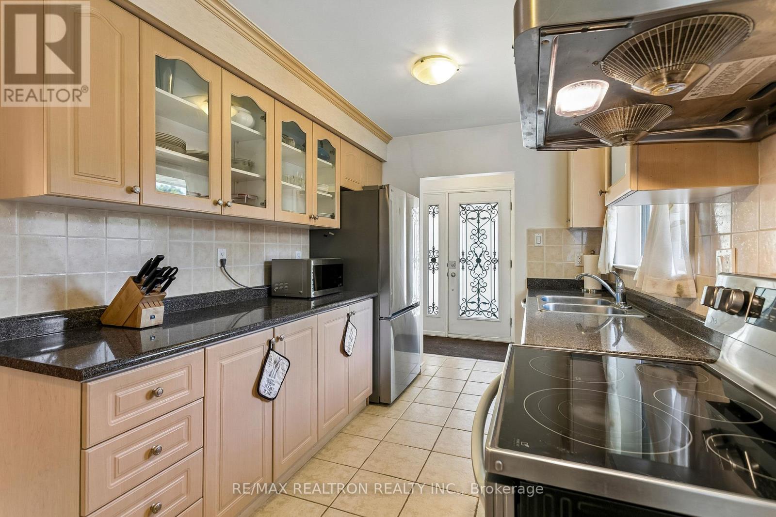 27 ELFINDALE CRESCENT - 15