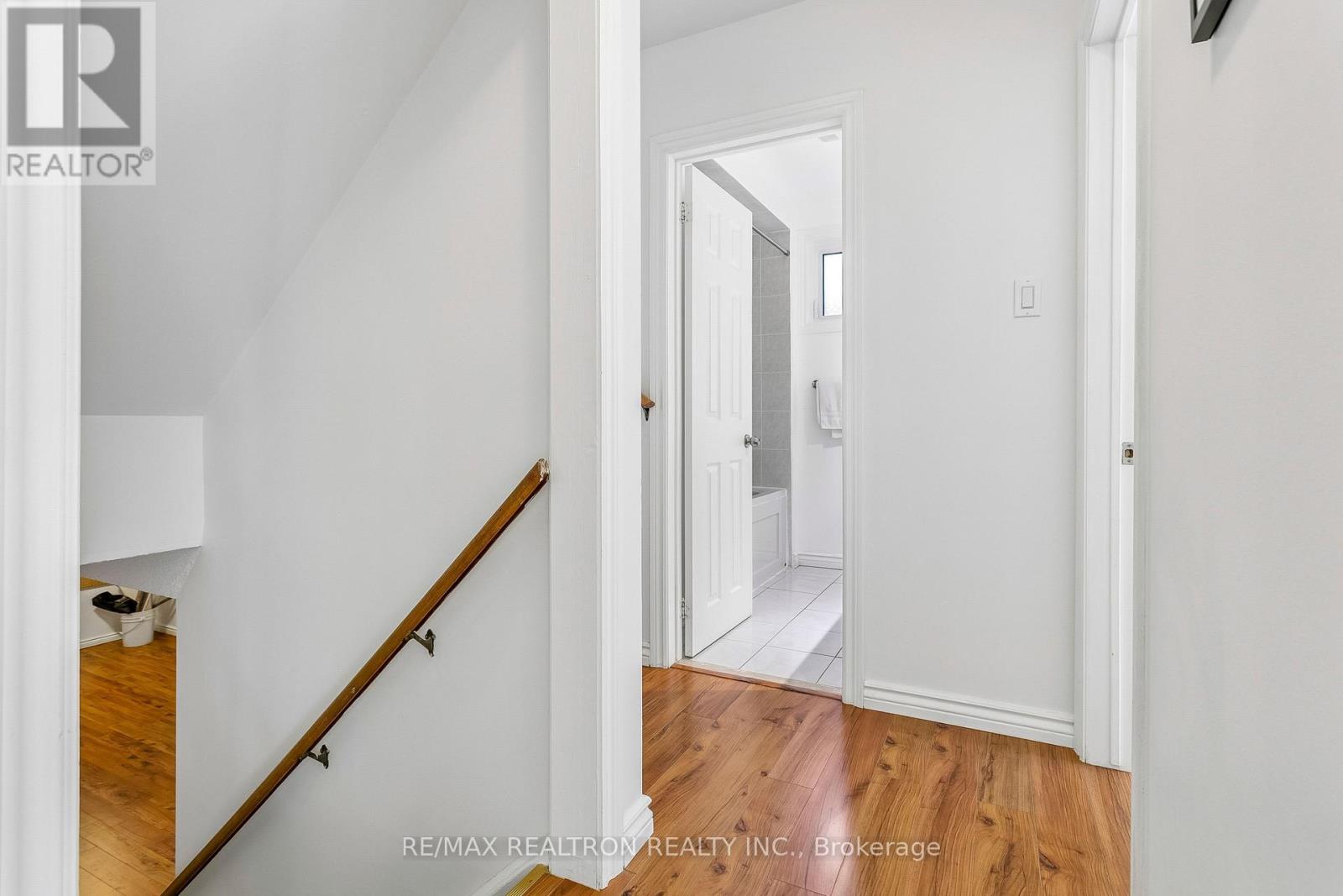 27 ELFINDALE CRESCENT - 21