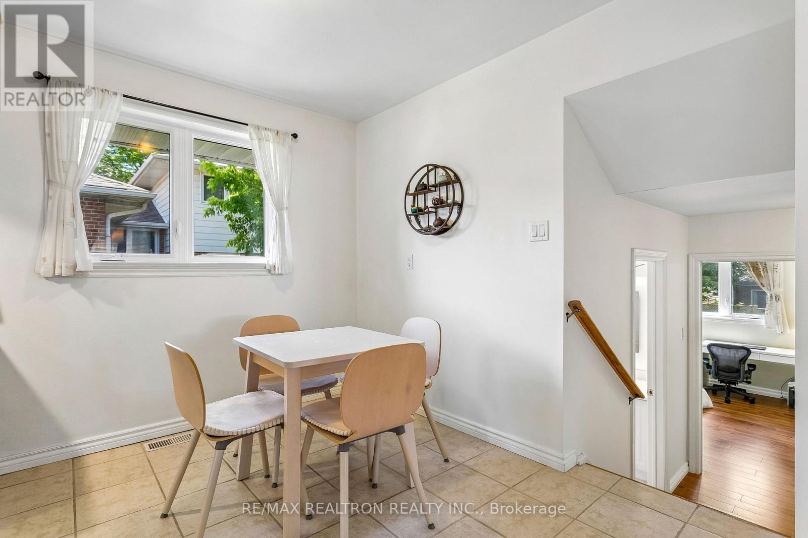 27 ELFINDALE CRESCENT - 20