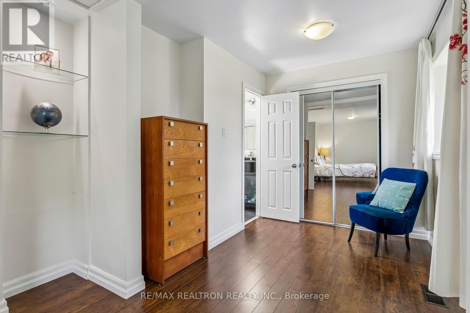 27 ELFINDALE CRESCENT - 26